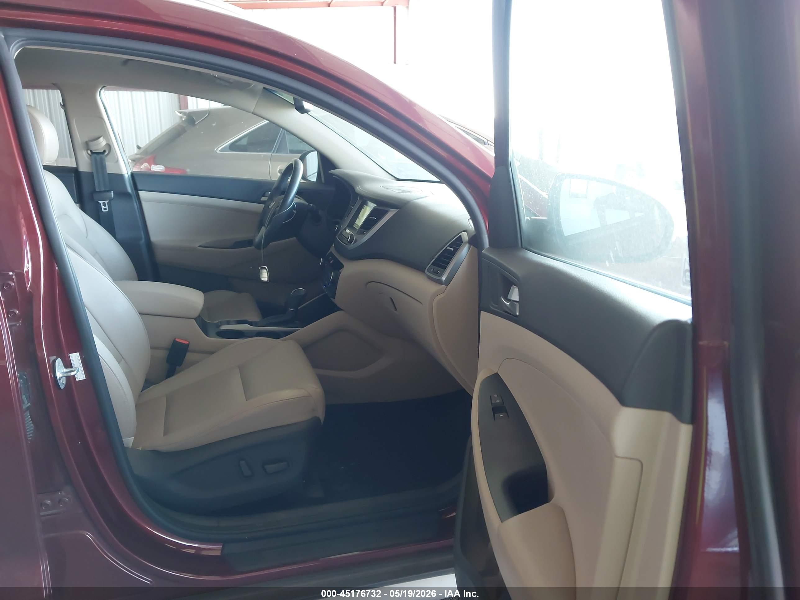 HYUNDAI TUCSON image 5