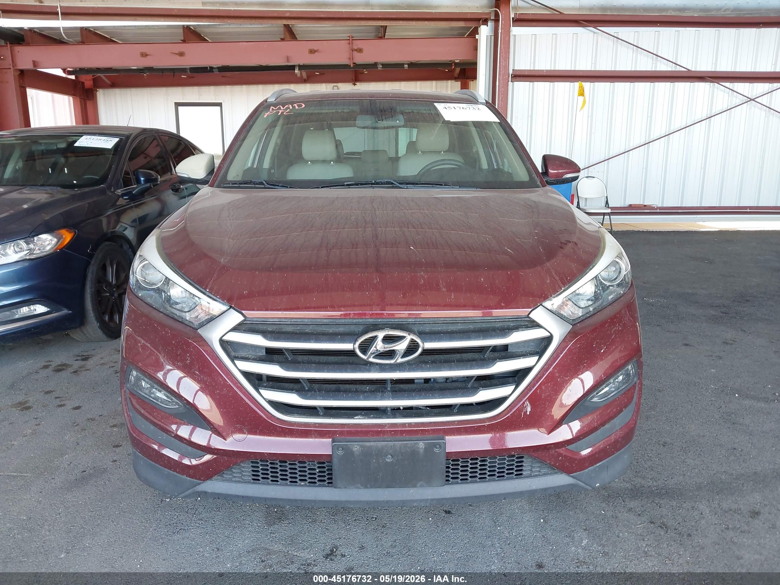 HYUNDAI TUCSON image 6