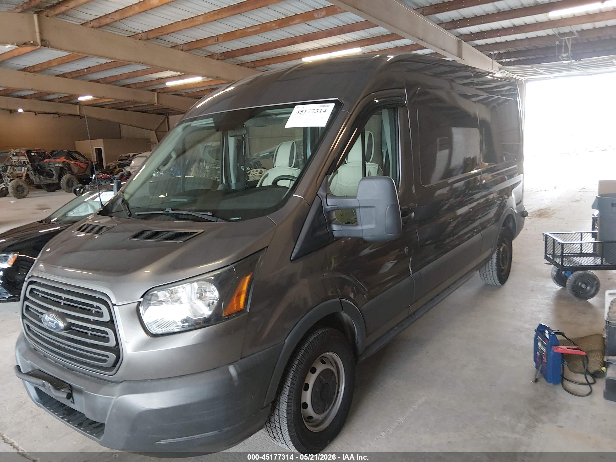 FORD TRANSIT-250 image 2