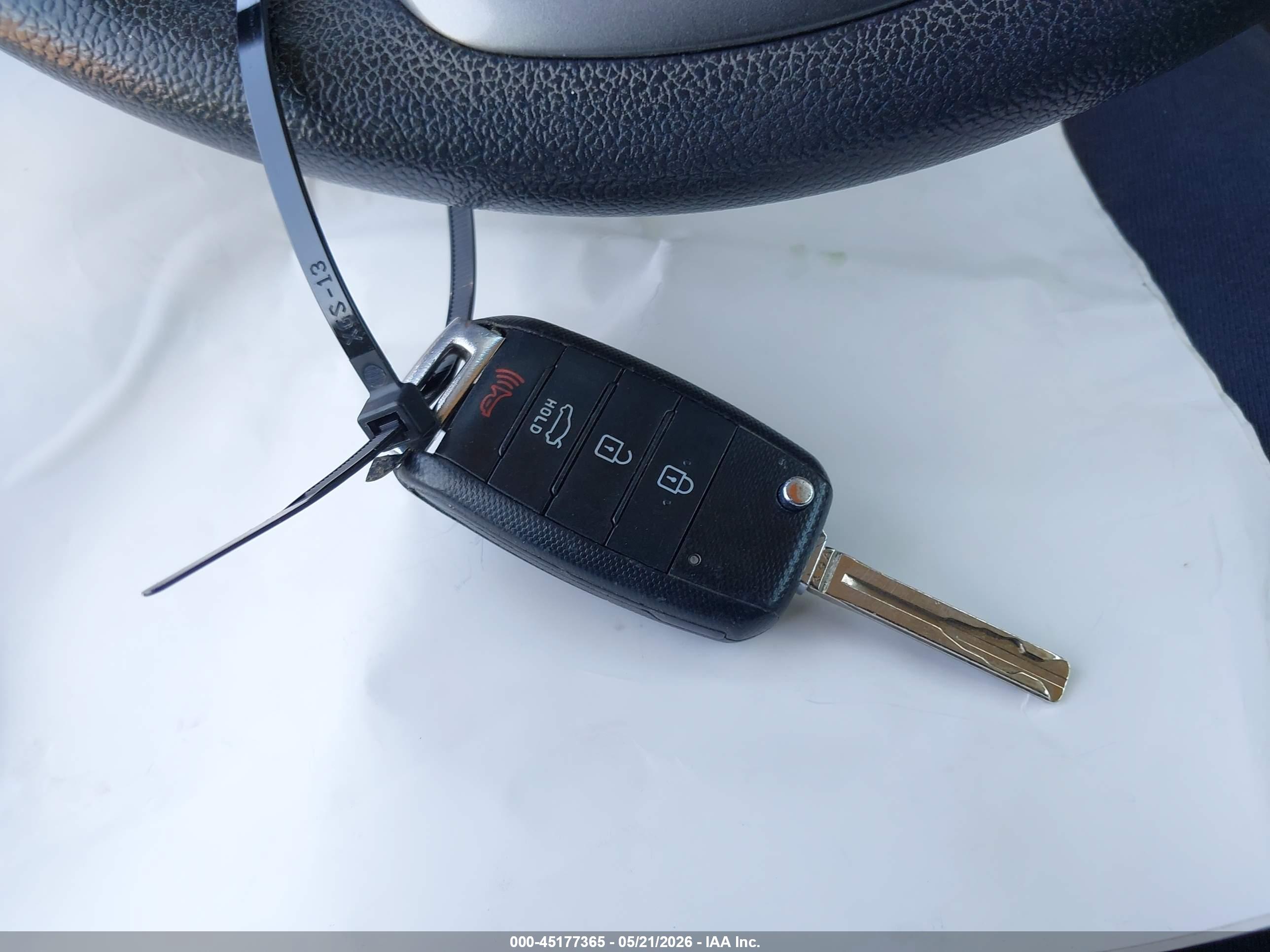 KIA RIO image 11
