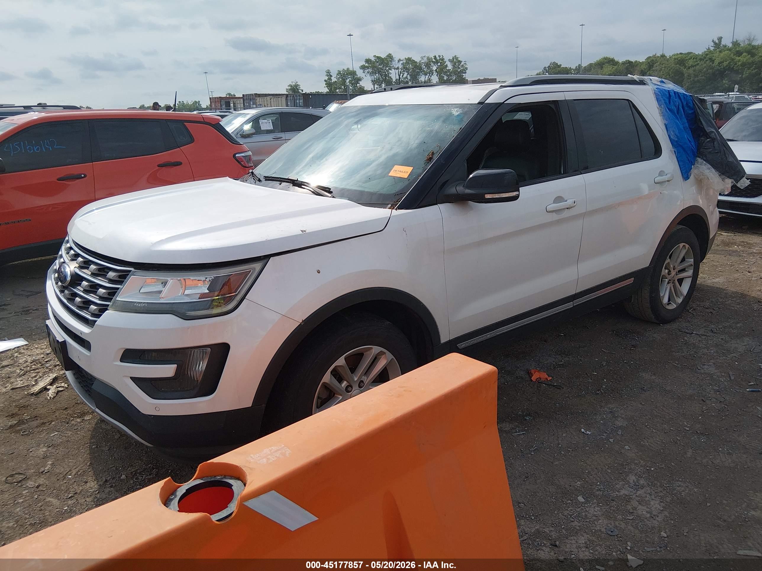 FORD EXPLORER image 2