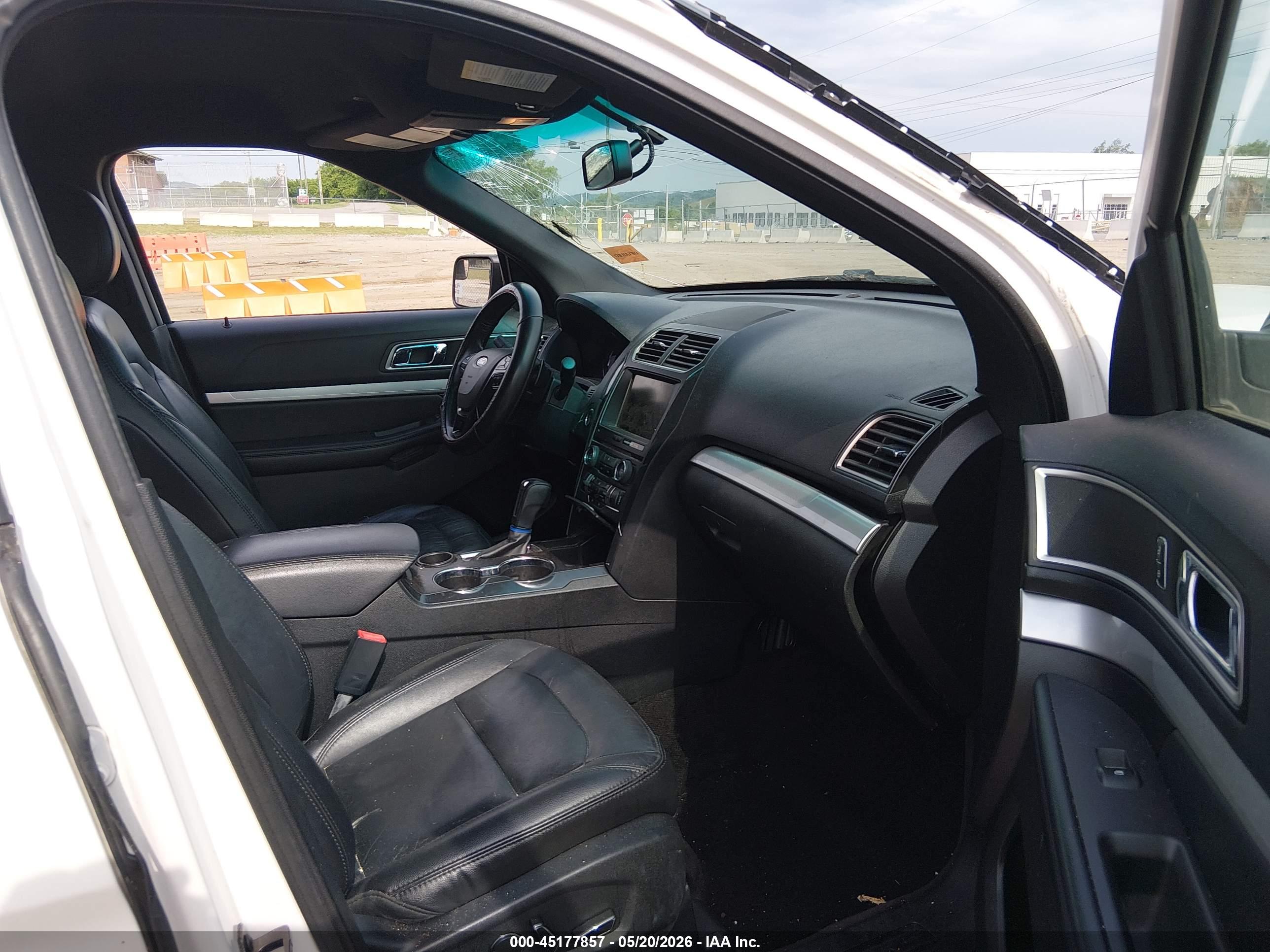 FORD EXPLORER image 5