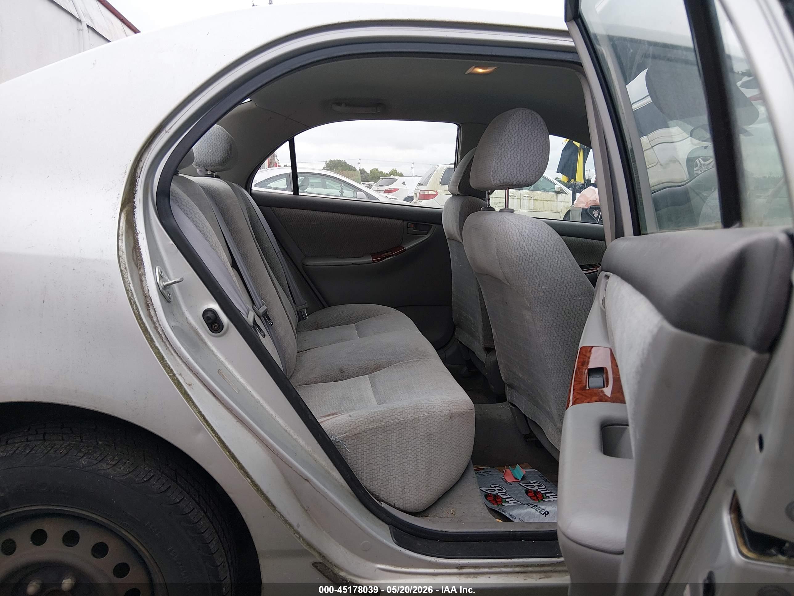 TOYOTA COROLLA image 8
