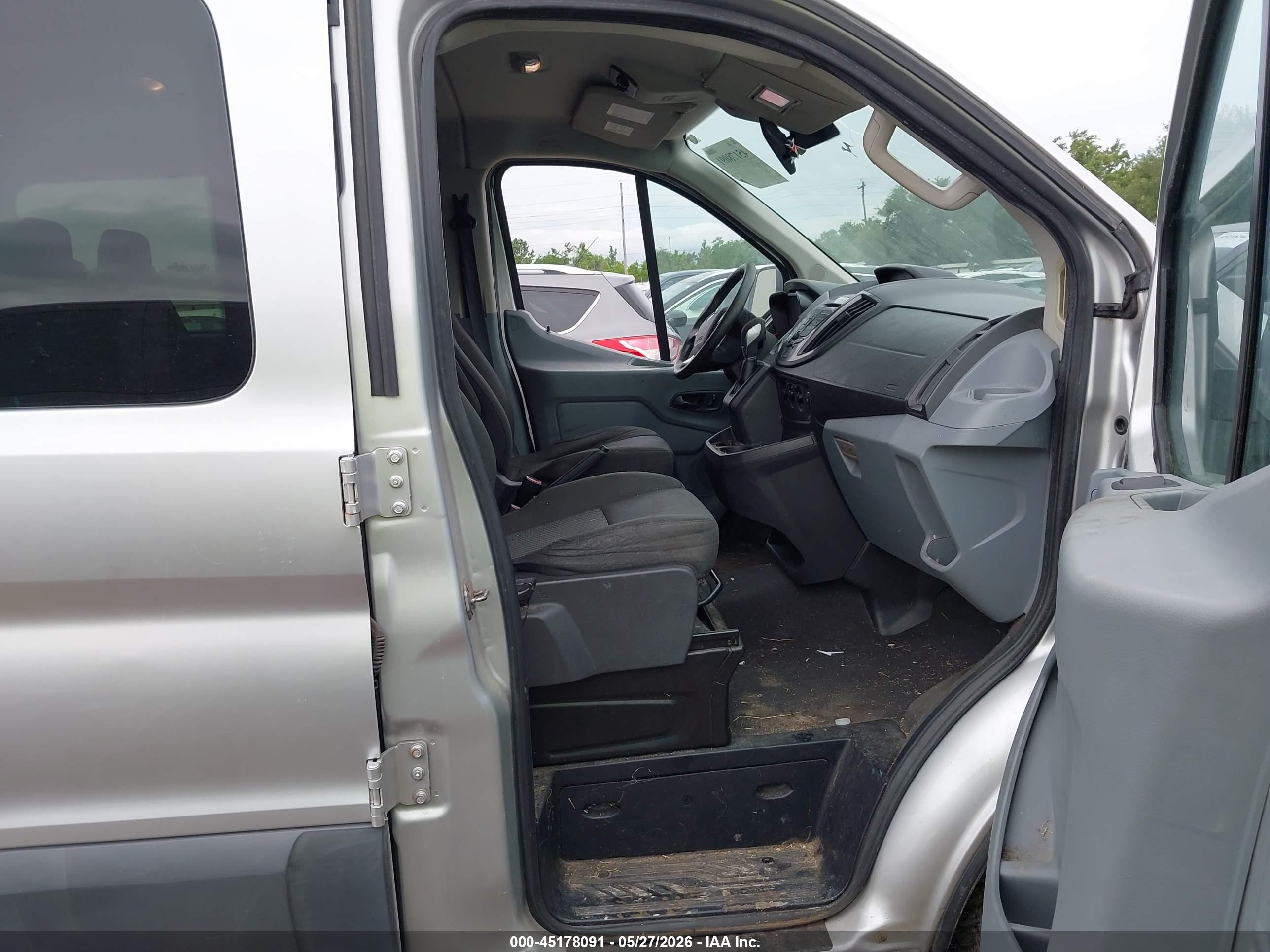FORD TRANSIT-350 image 5