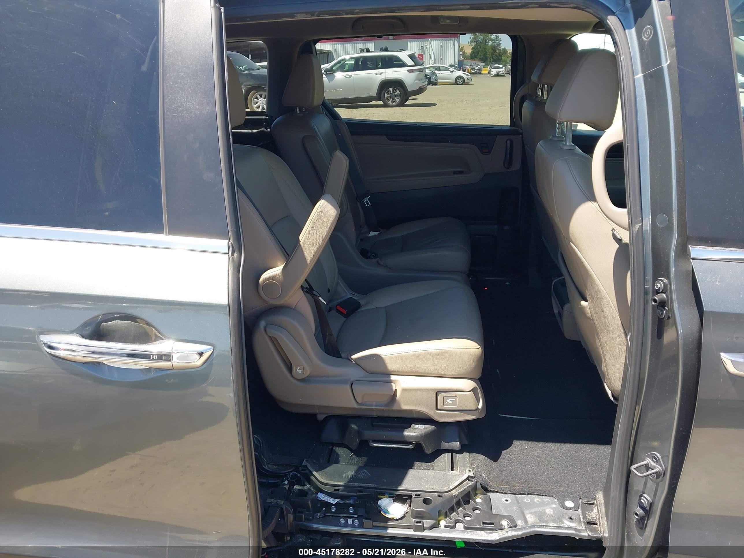 HONDA ODYSSEY image 8