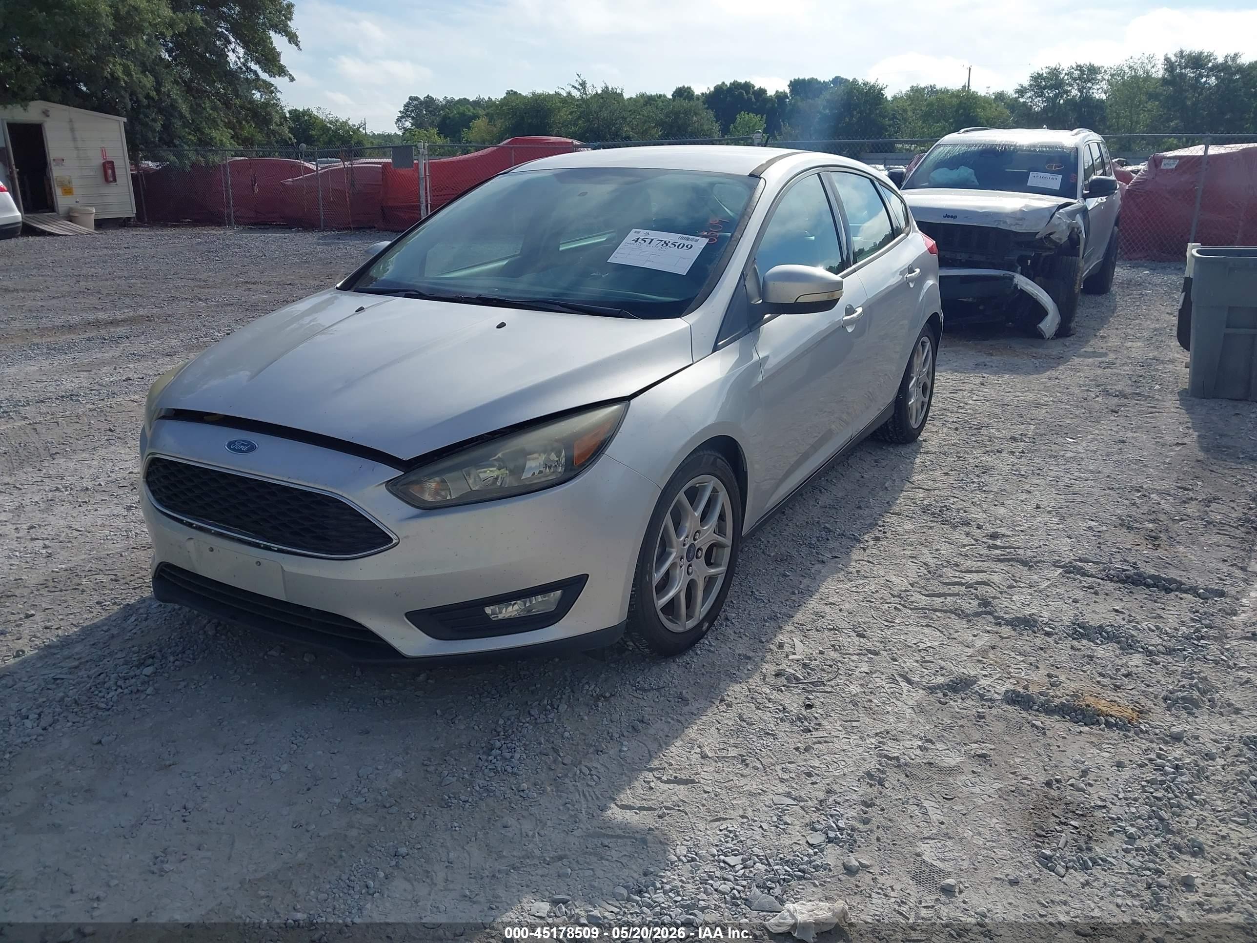 FORD FOCUS image 2