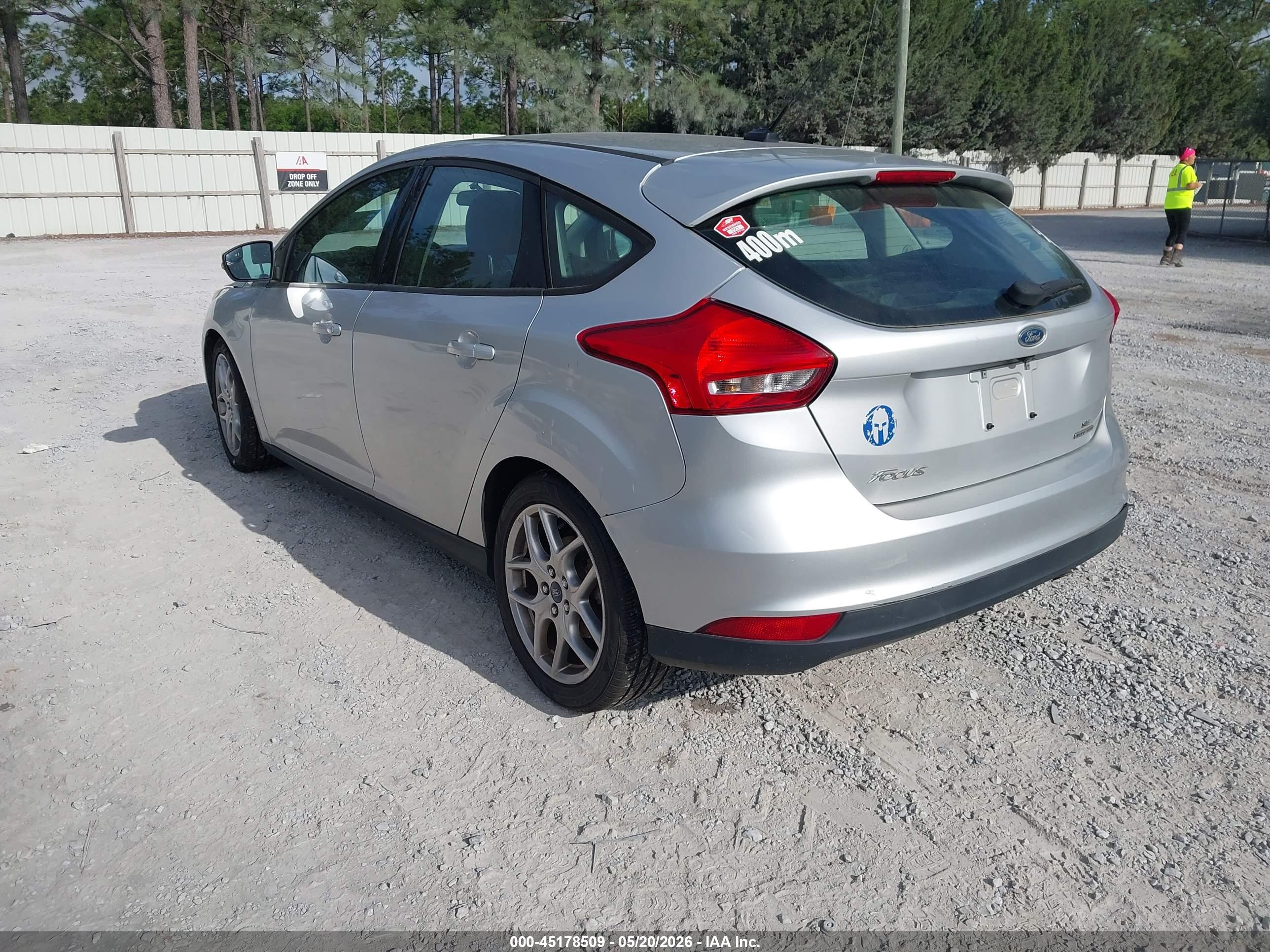 FORD FOCUS image 3
