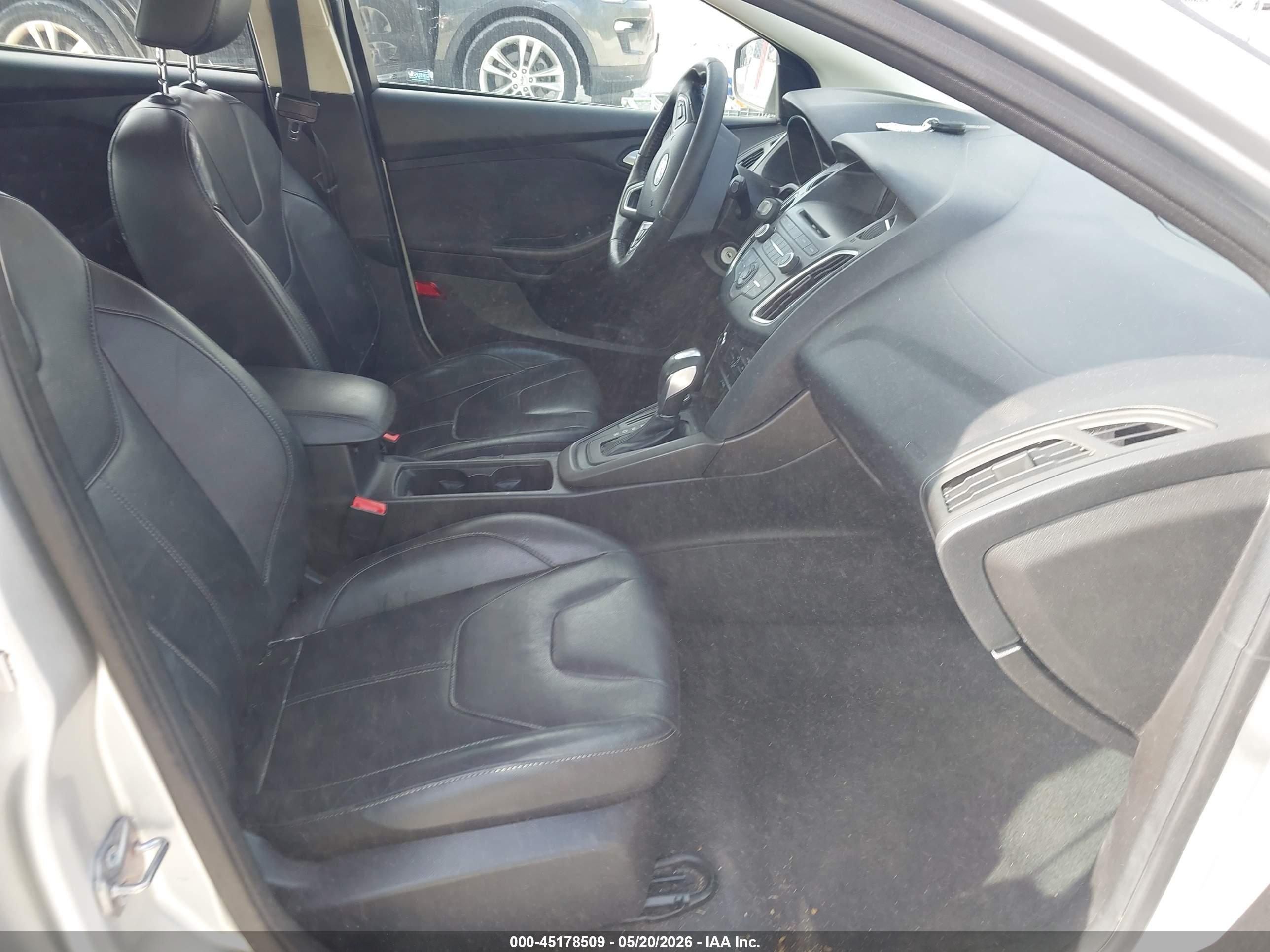 FORD FOCUS image 5
