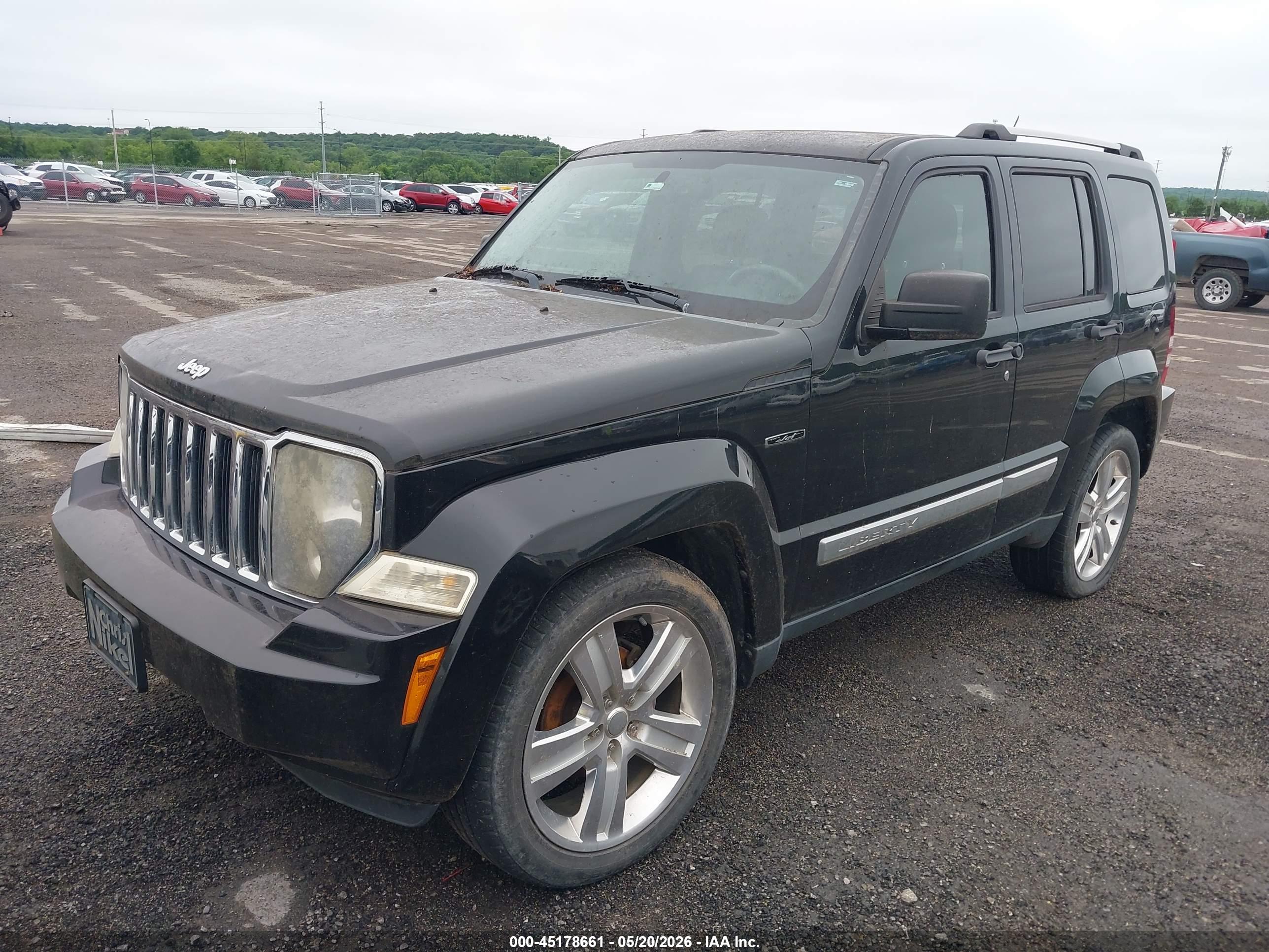 JEEP LIBERTY image 2