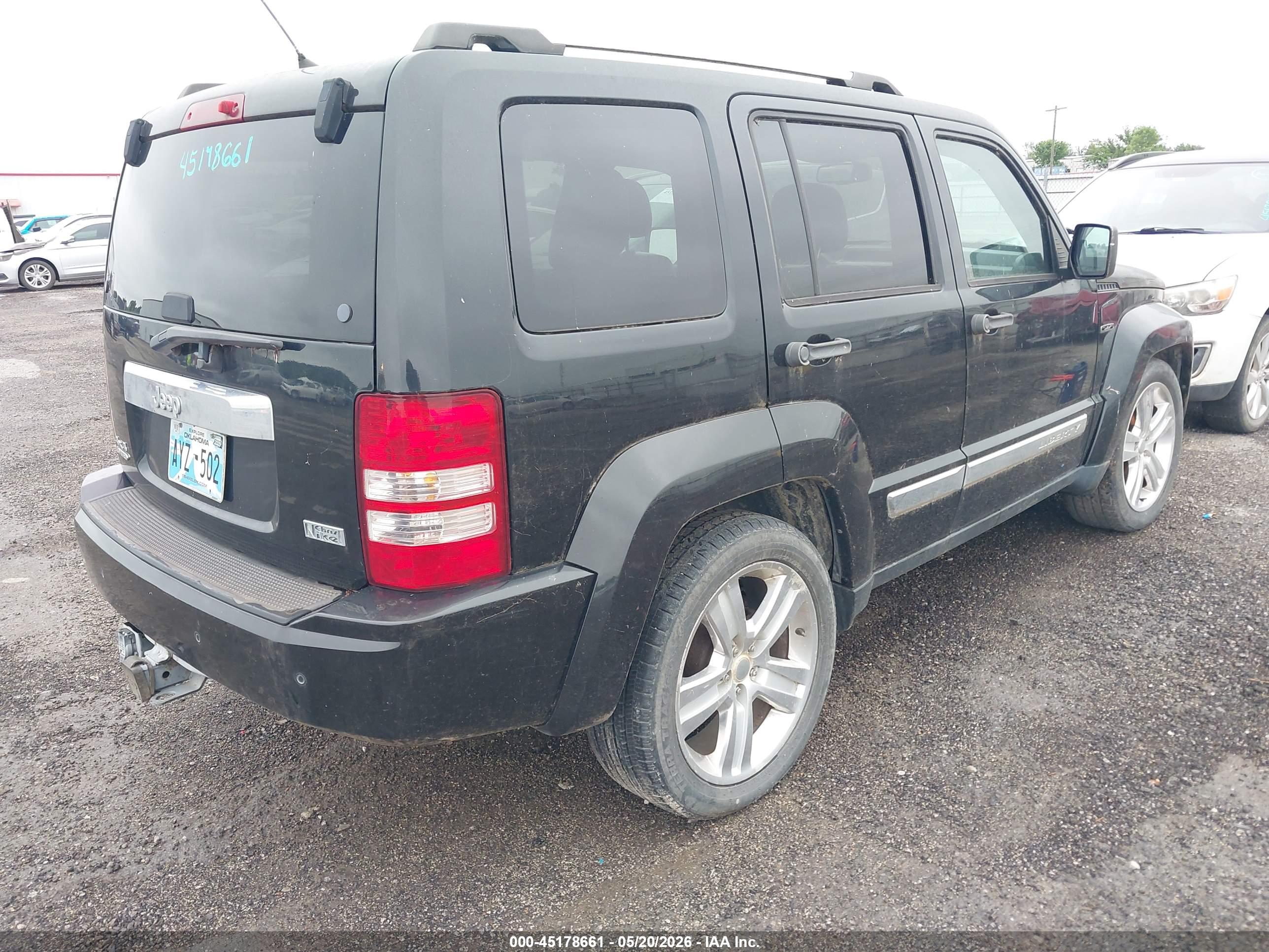 JEEP LIBERTY image 4