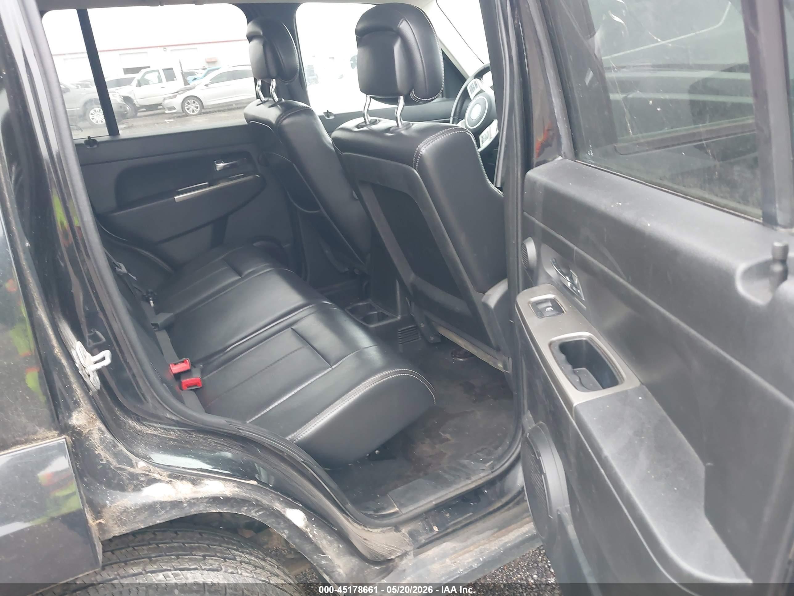 JEEP LIBERTY image 8