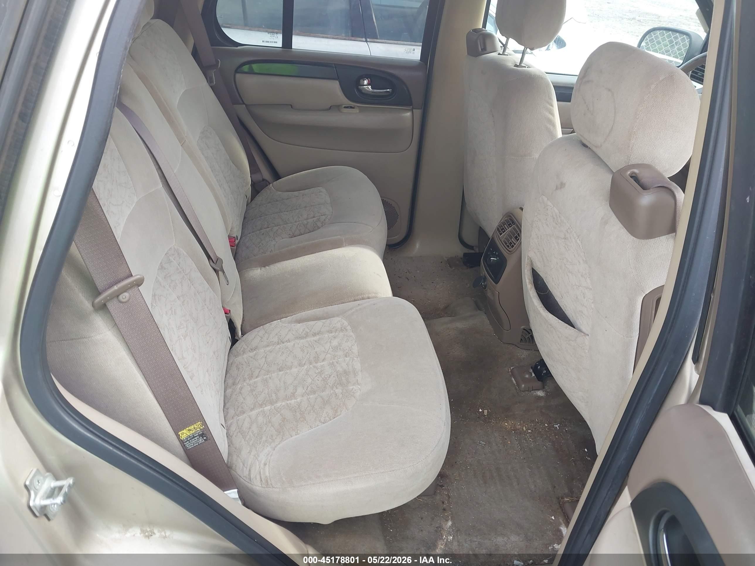 GMC ENVOY image 8