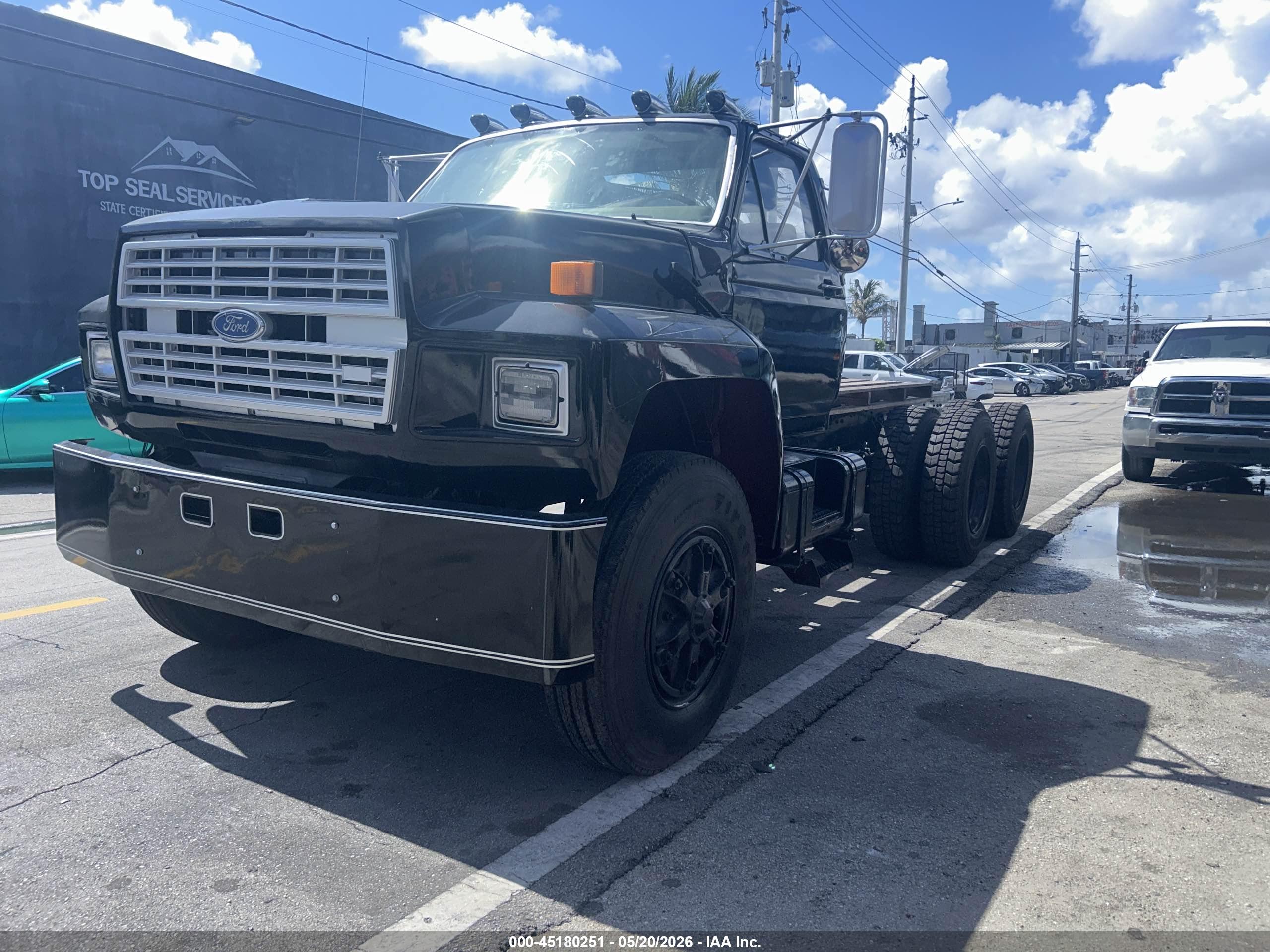 FORD FT8000 image 2