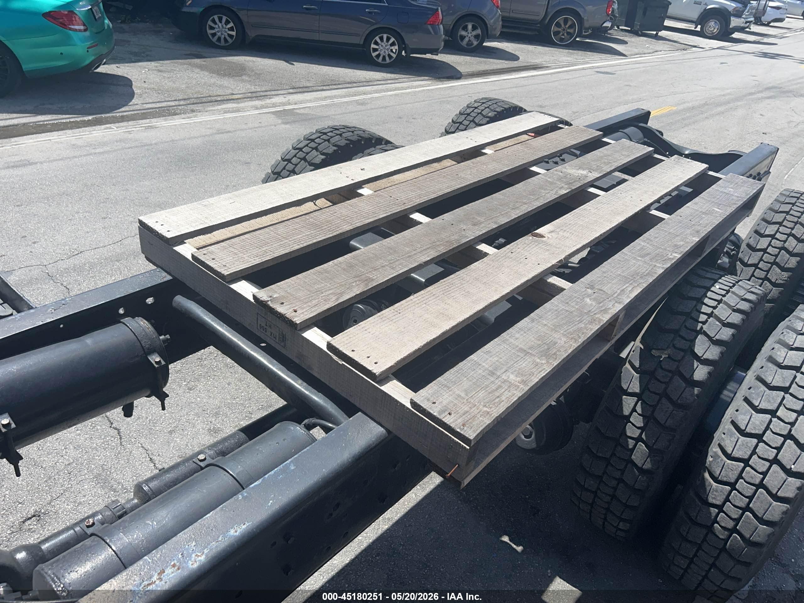 FORD FT8000 image 7