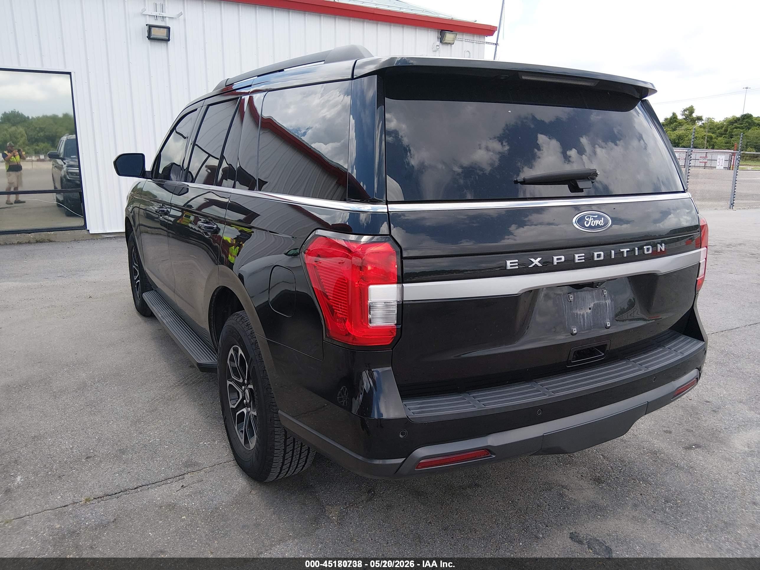 FORD EXPEDITION image 3