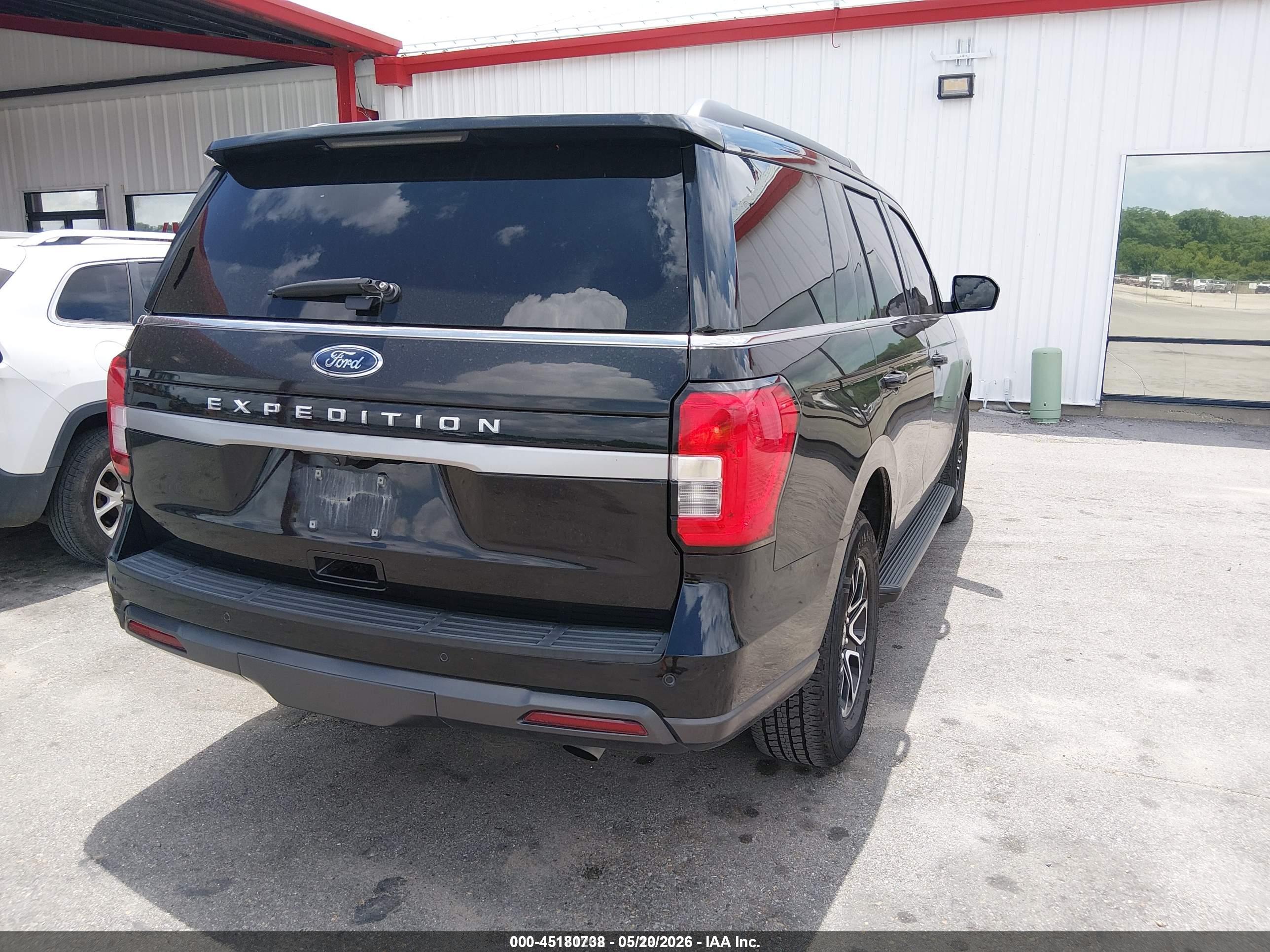 FORD EXPEDITION image 4