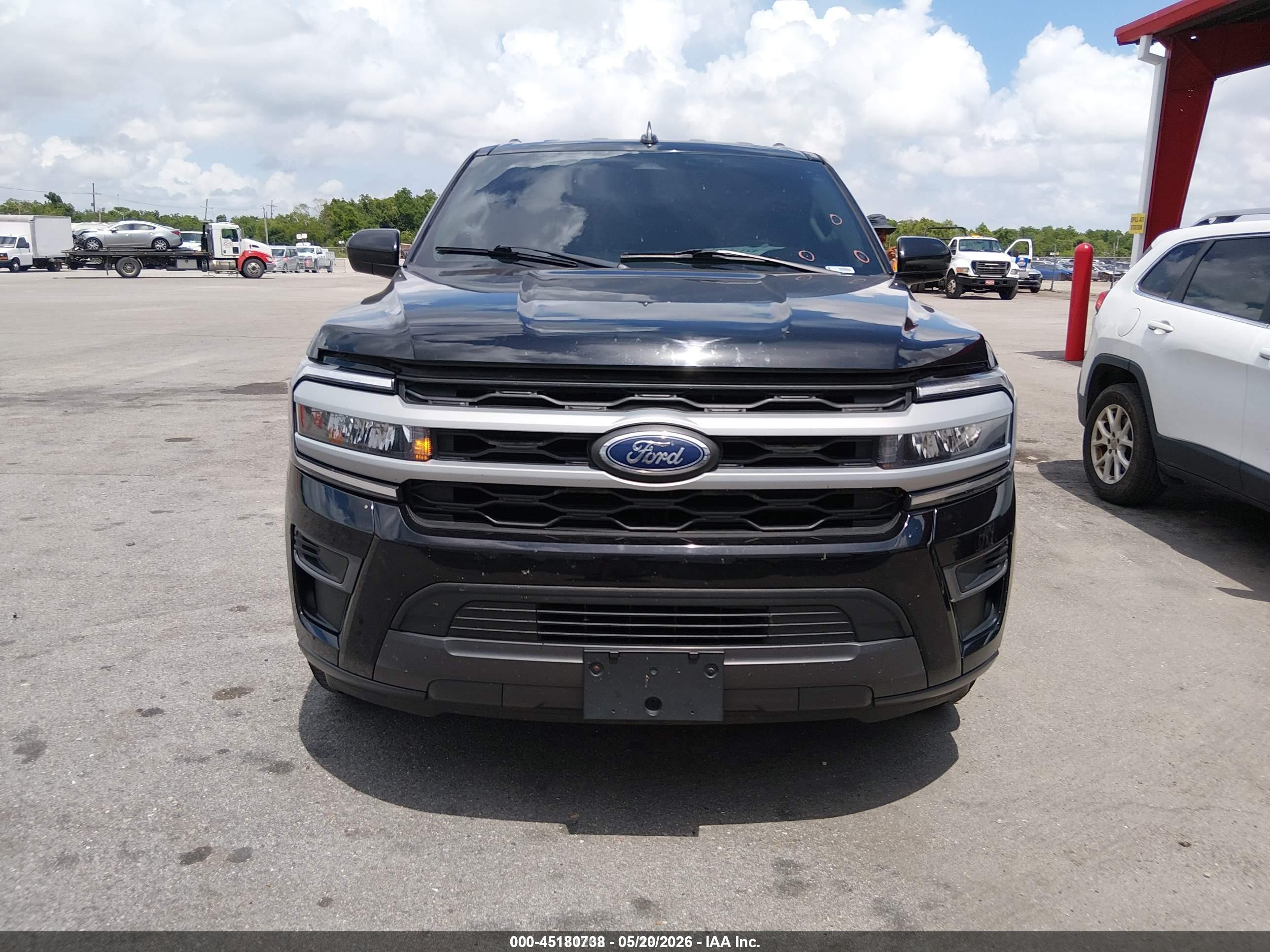 FORD EXPEDITION image 6