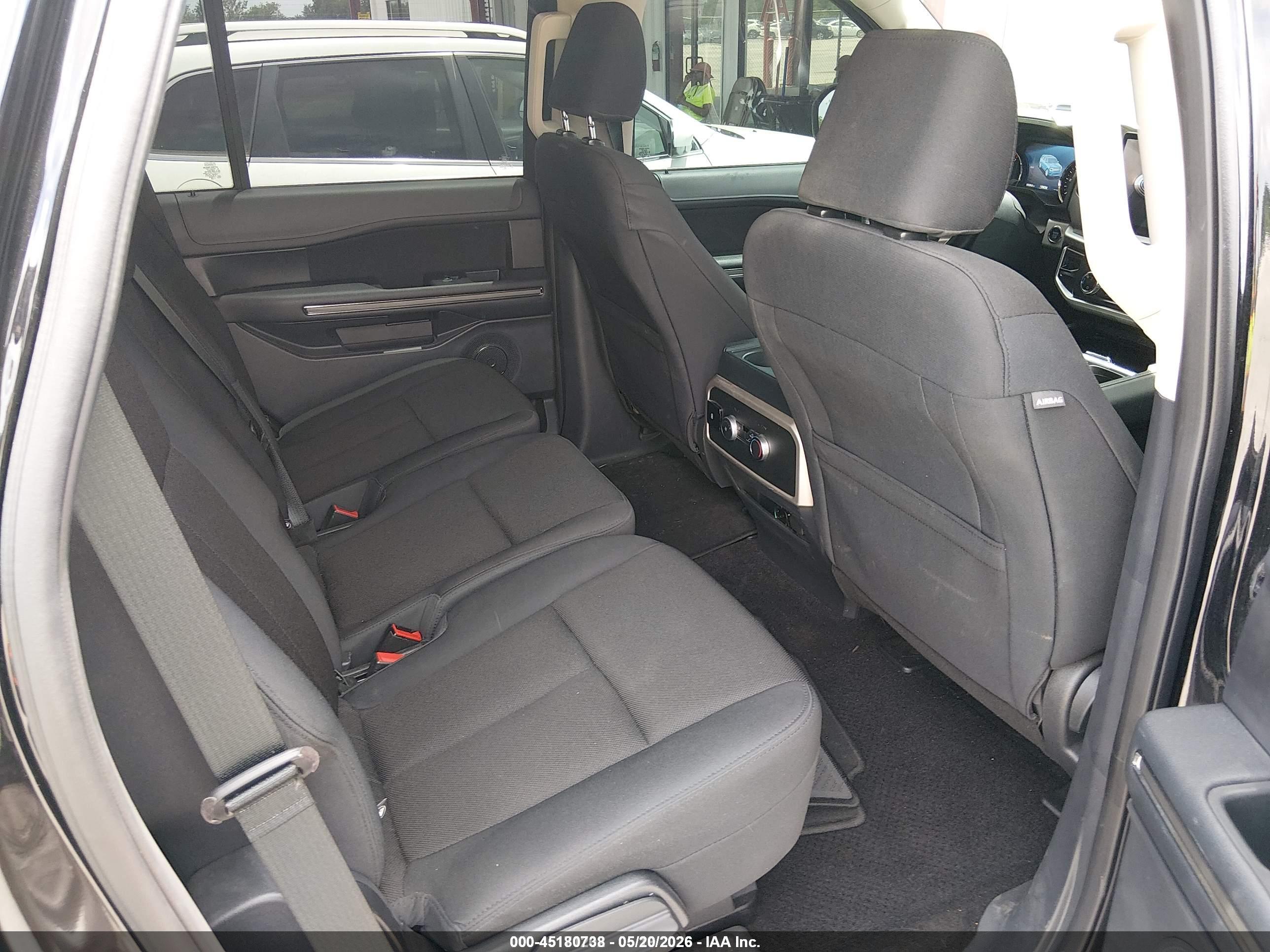 FORD EXPEDITION image 8