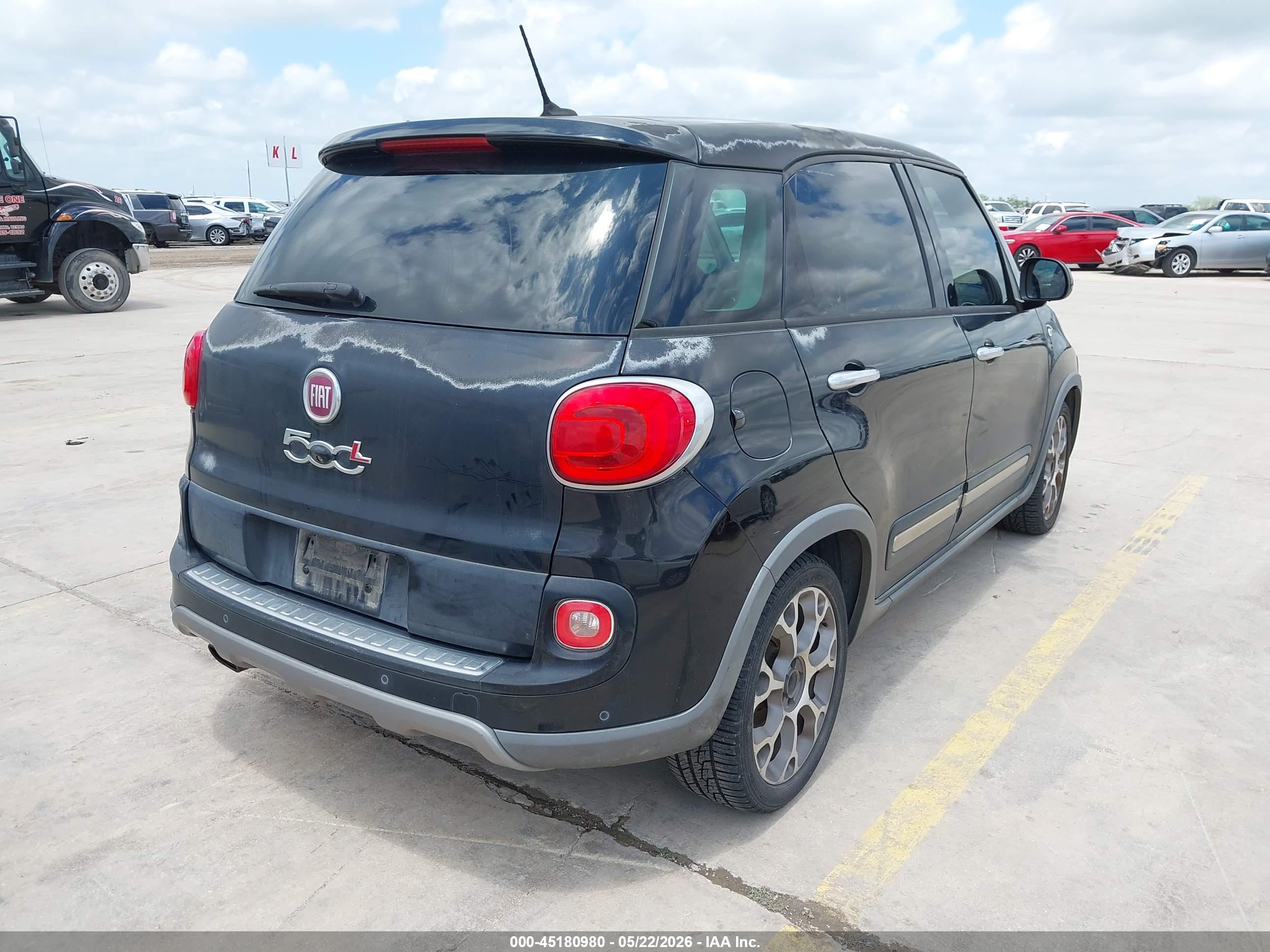 FIAT 500L image 4