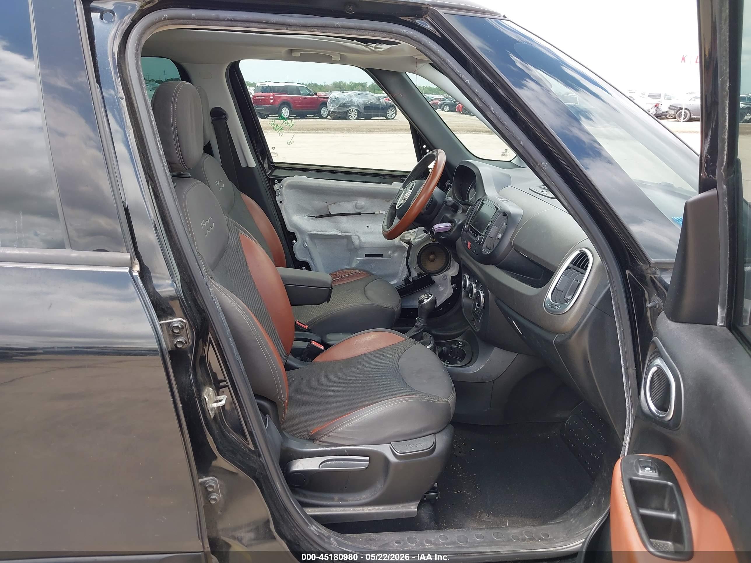 FIAT 500L image 5