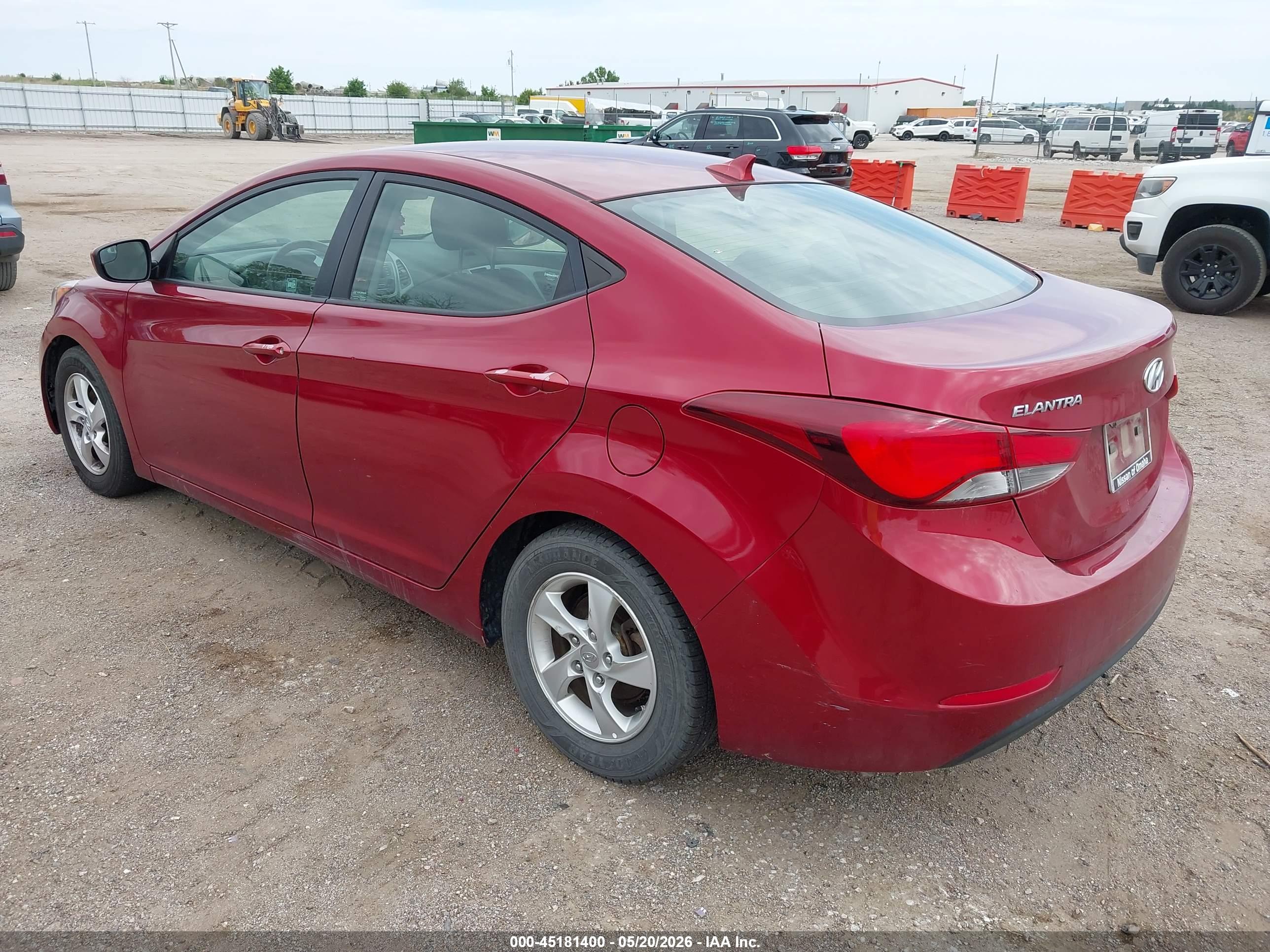 HYUNDAI ELANTRA image 3