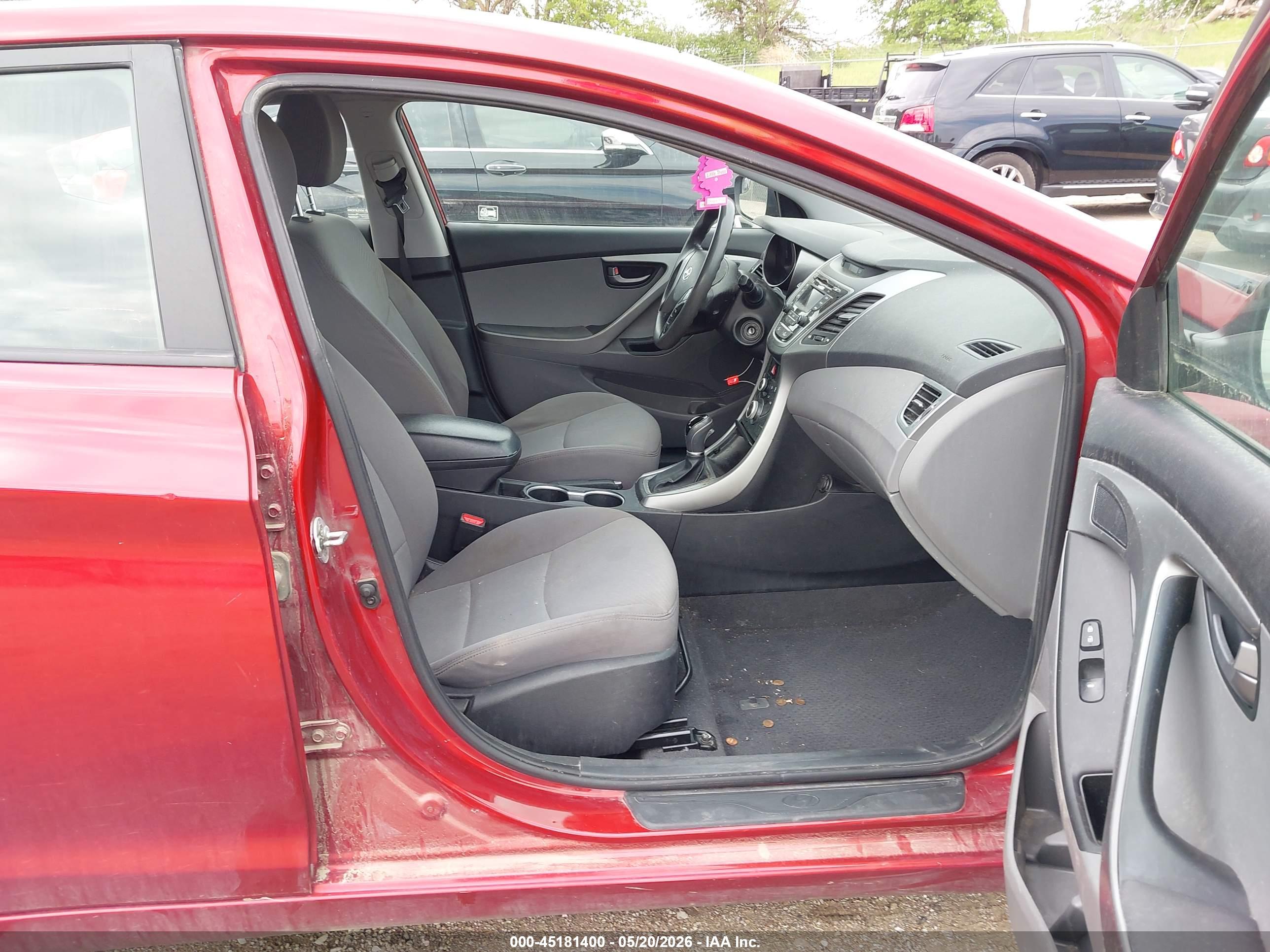 HYUNDAI ELANTRA image 5
