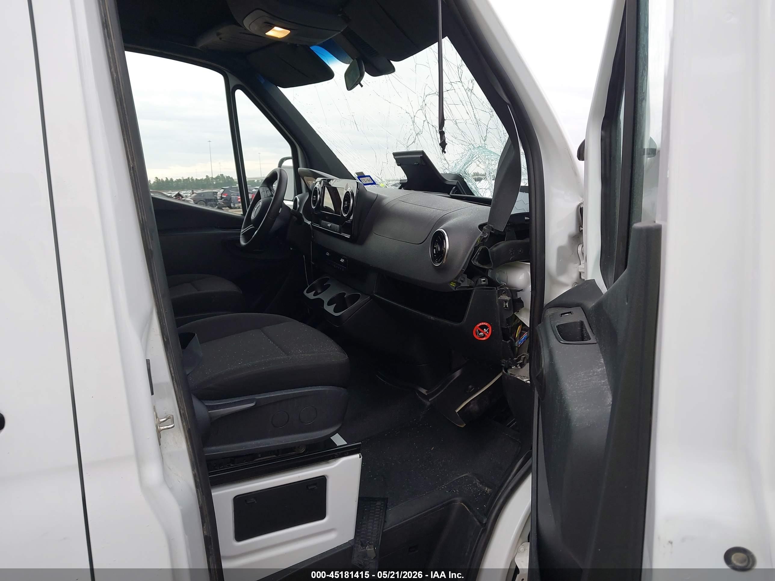 MERCEDES-BENZ SPRINTER image 5