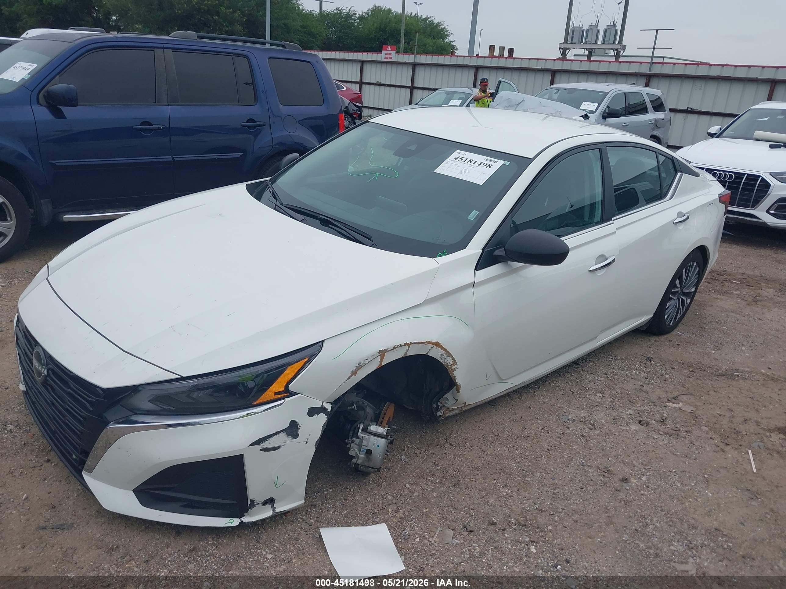 NISSAN ALTIMA image 6