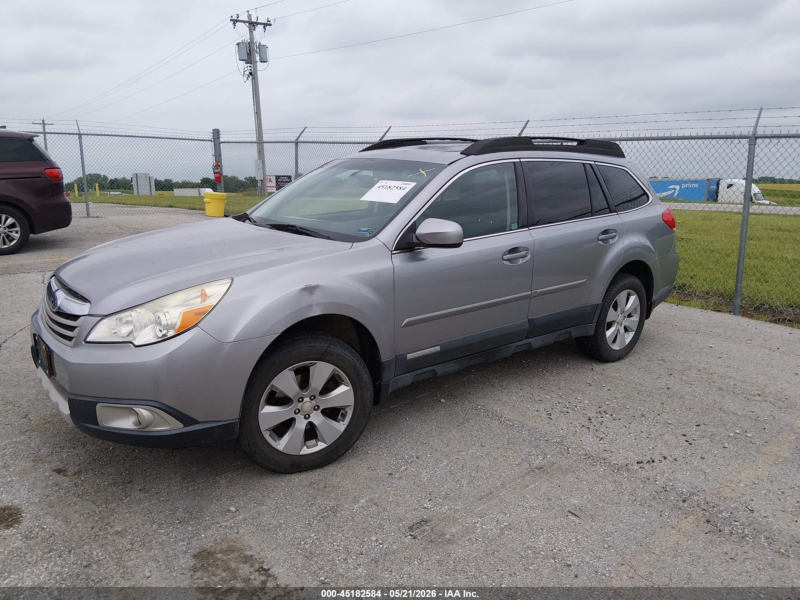SUBARU OUTBACK image 2