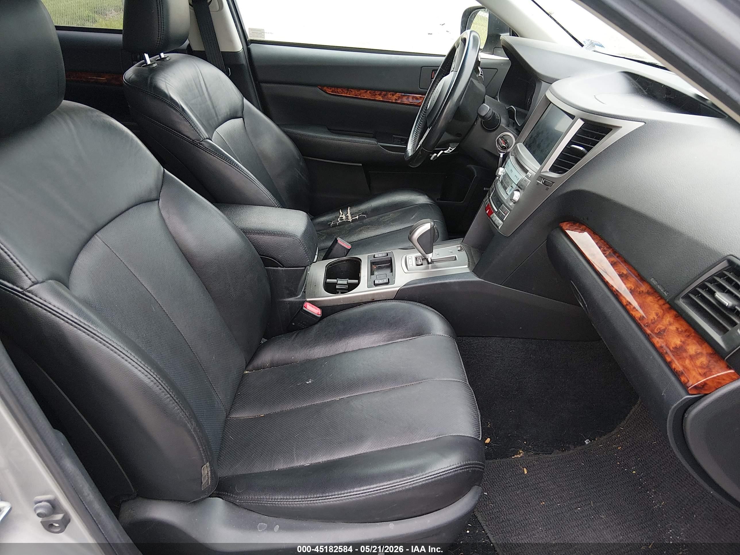 SUBARU OUTBACK image 5