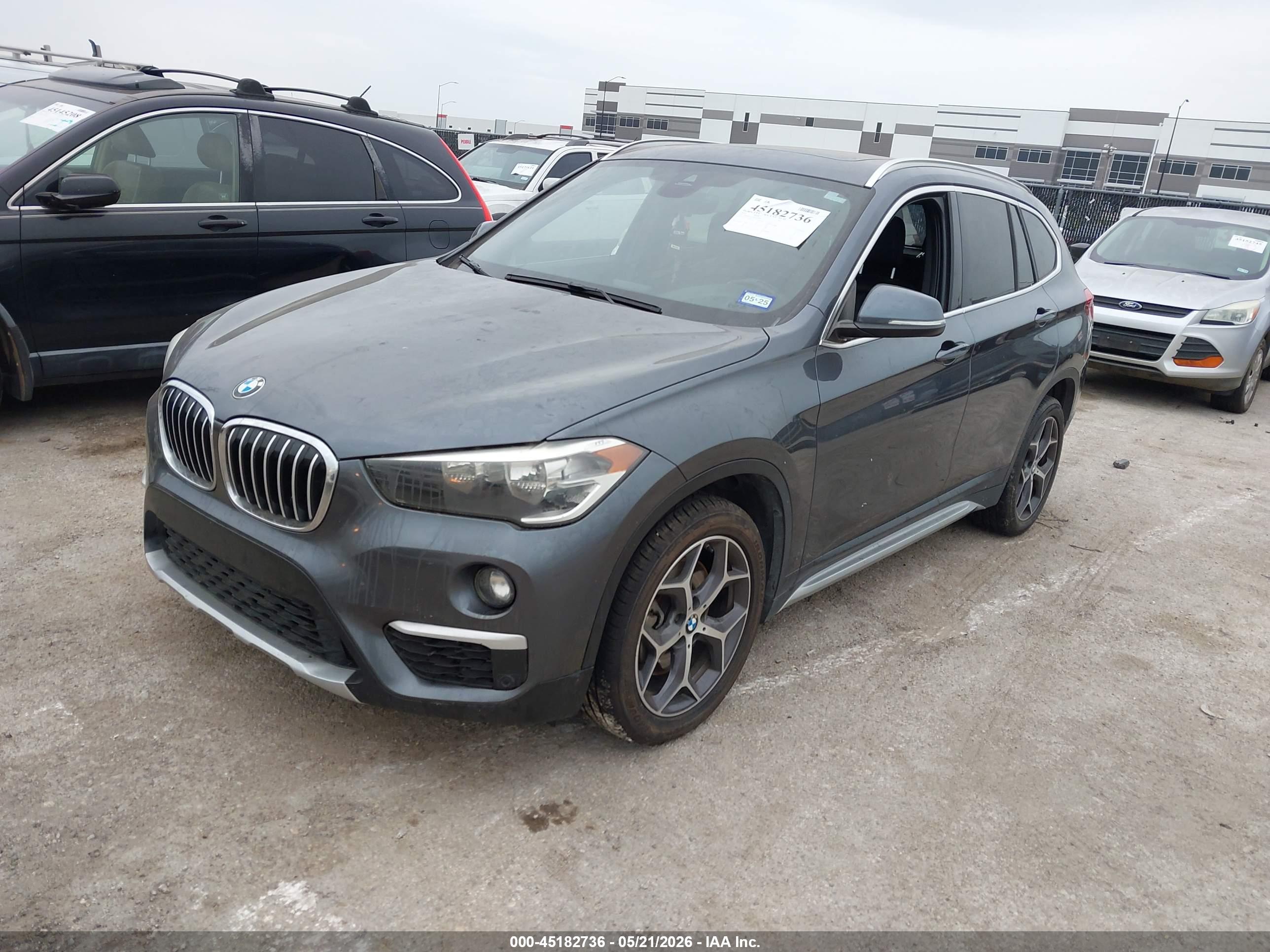 BMW X1 image 2