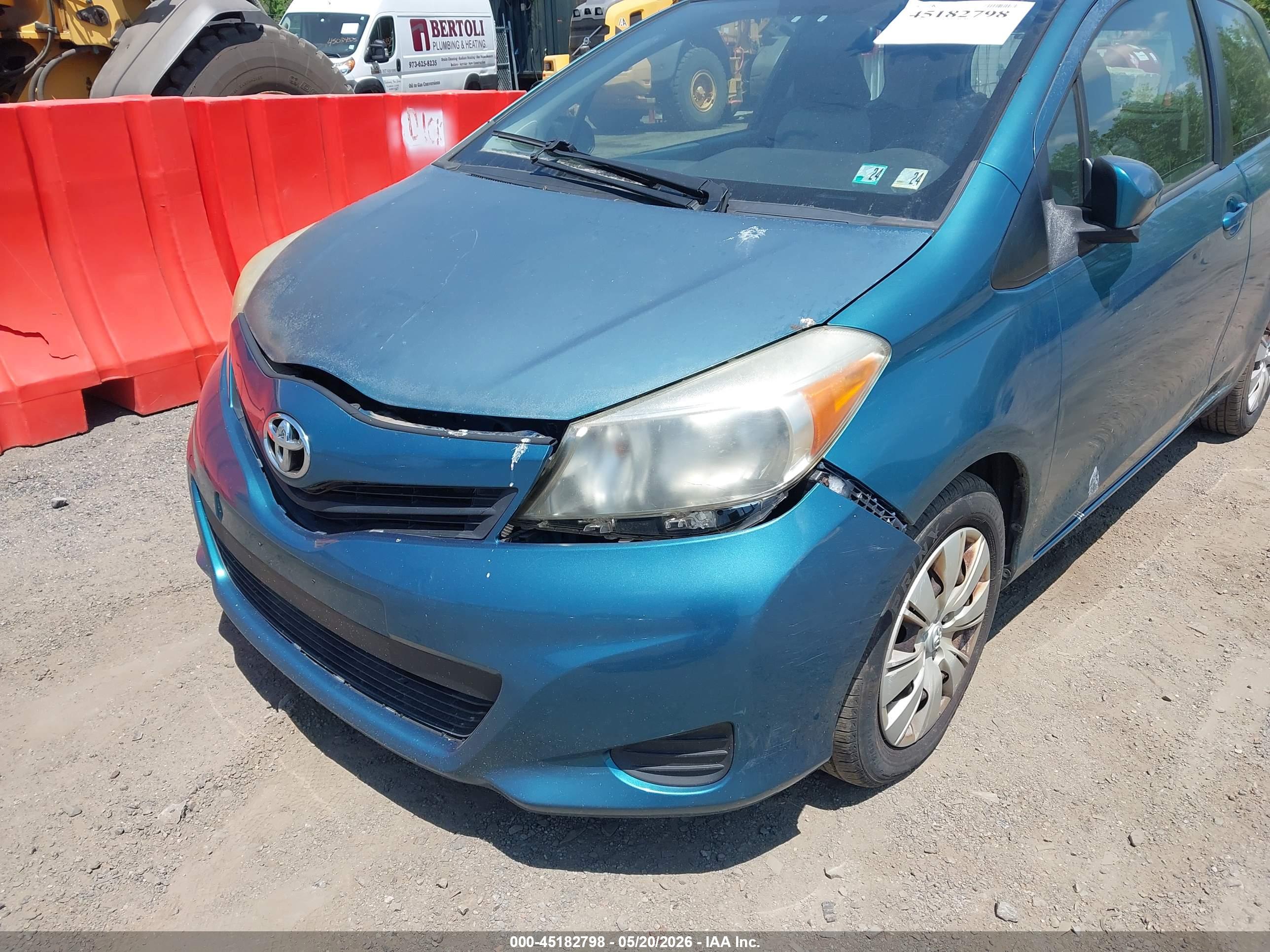 TOYOTA YARIS image 6