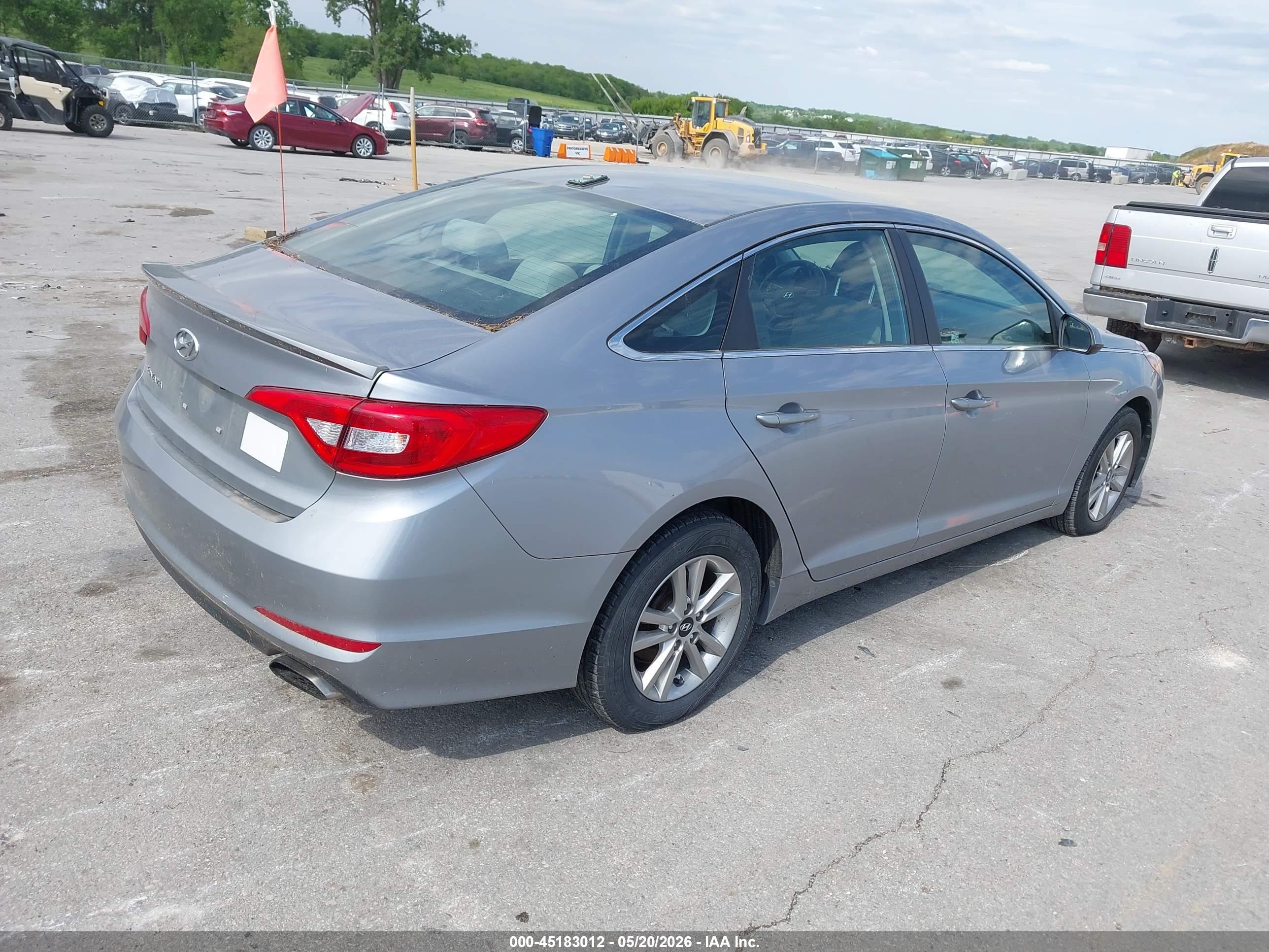 HYUNDAI SONATA image 4