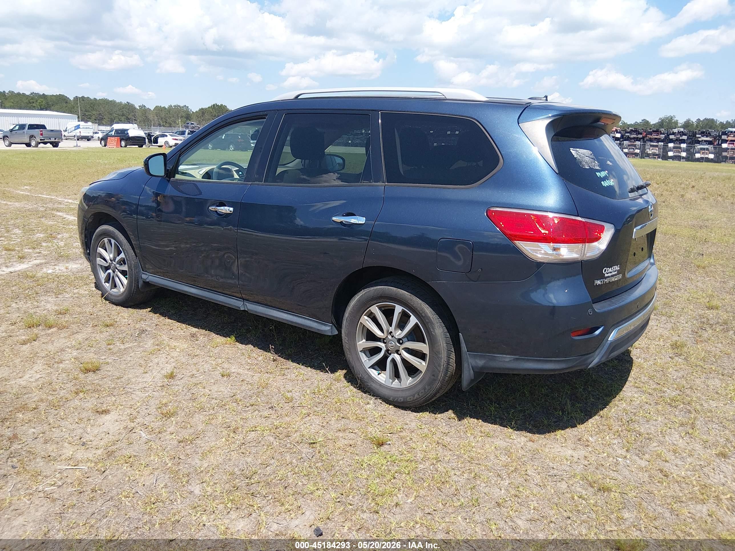 NISSAN PATHFINDER image 3