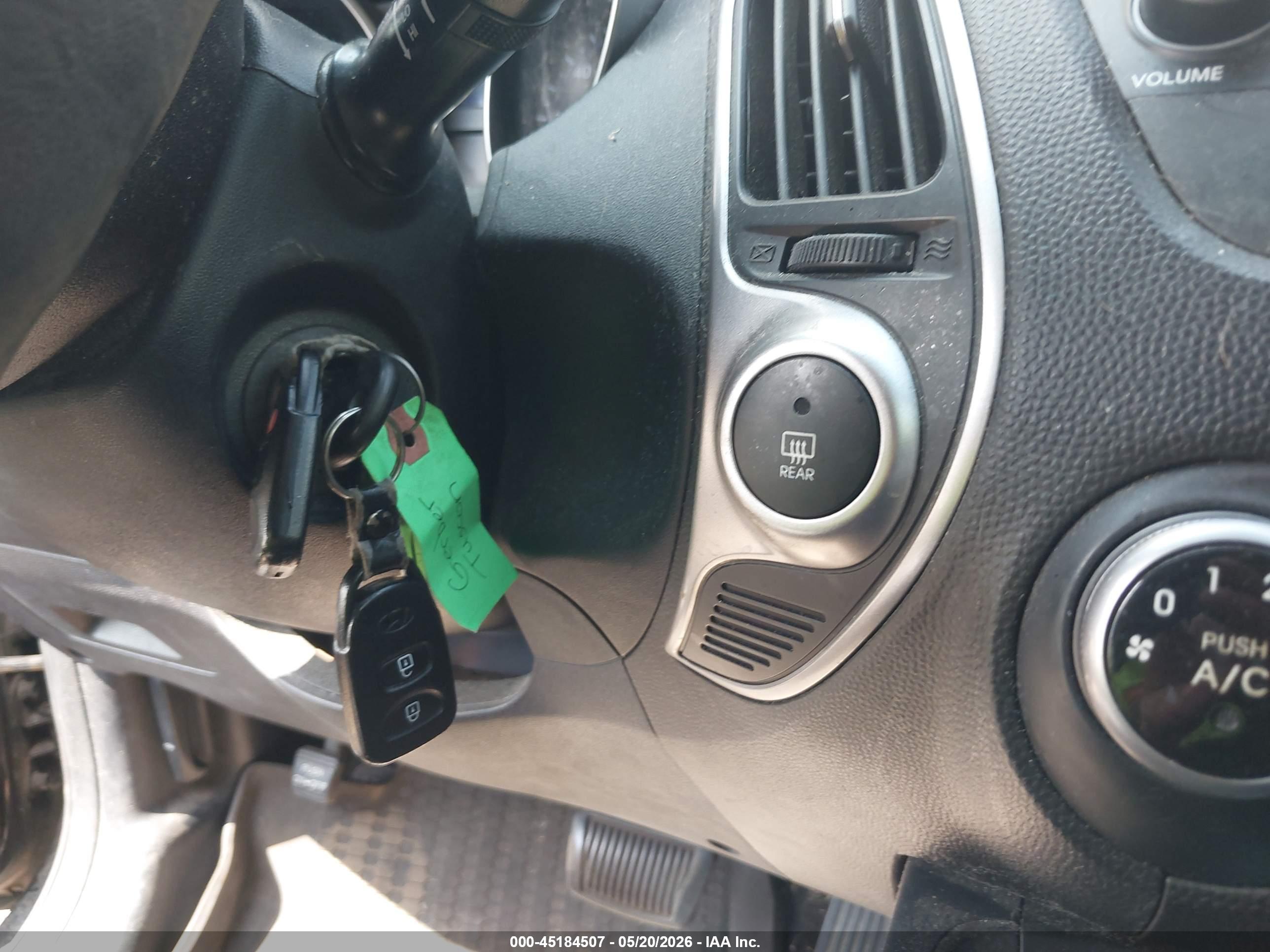 HYUNDAI TUCSON image 11