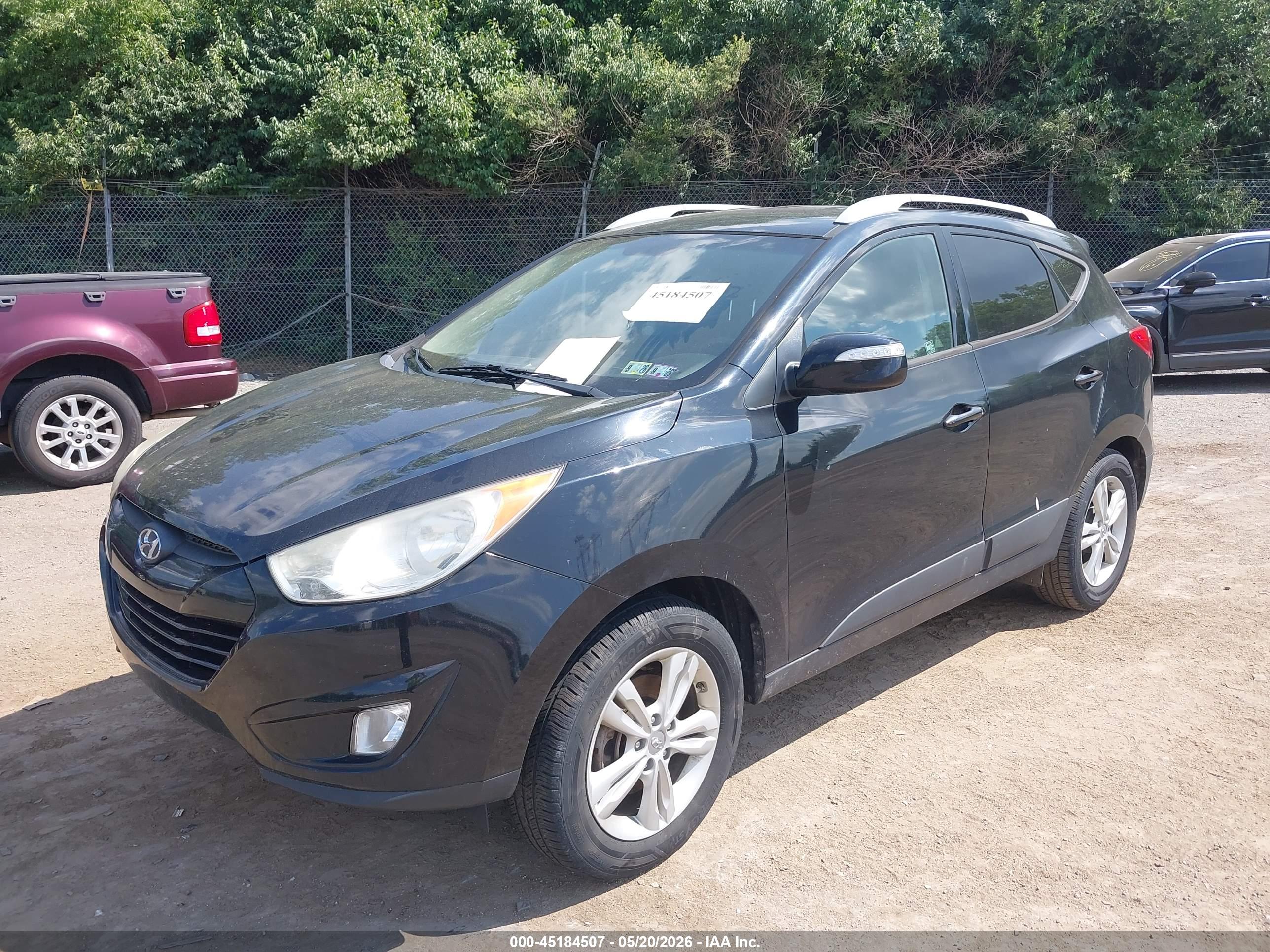 HYUNDAI TUCSON image 2