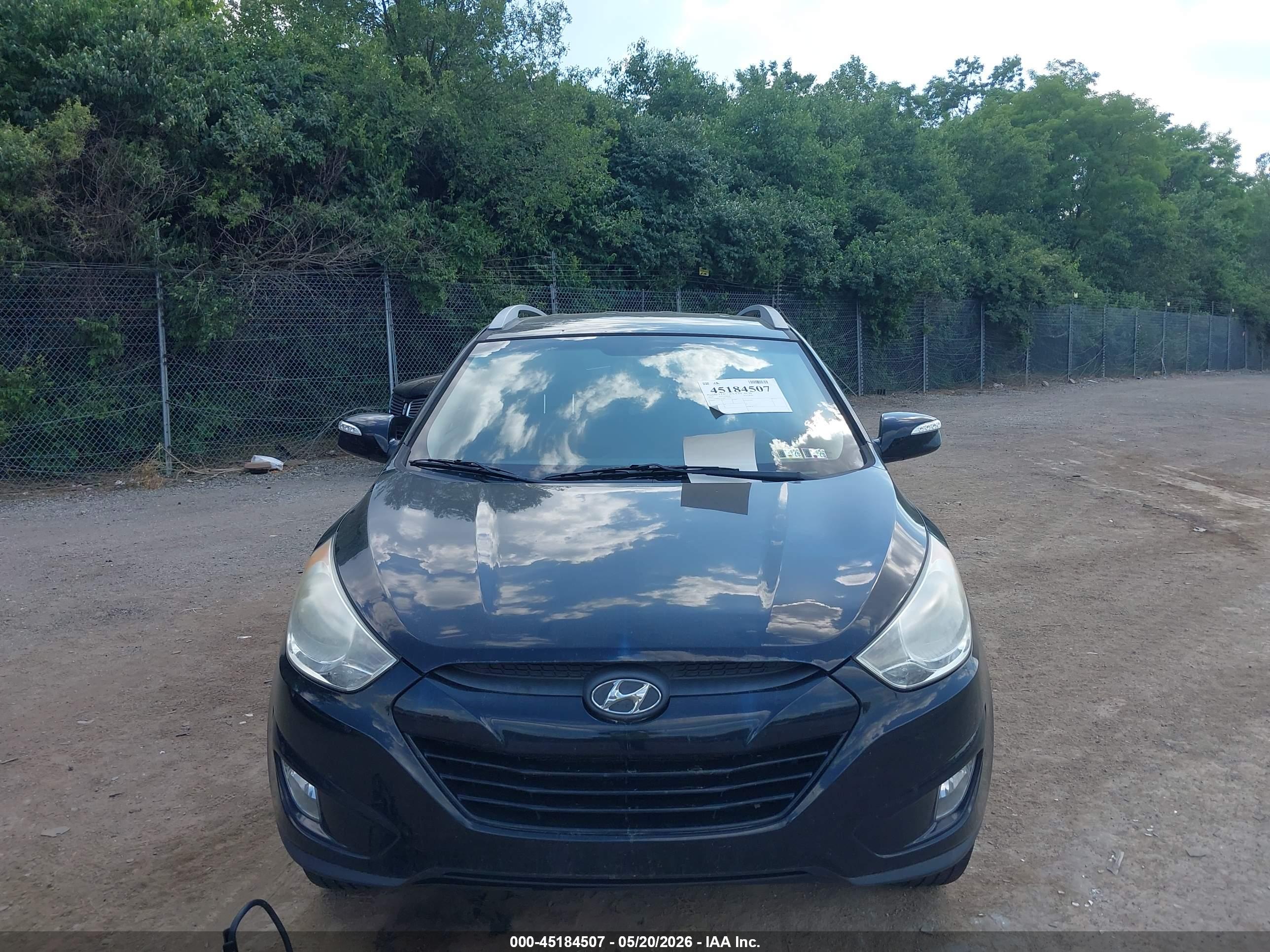 HYUNDAI TUCSON image 6