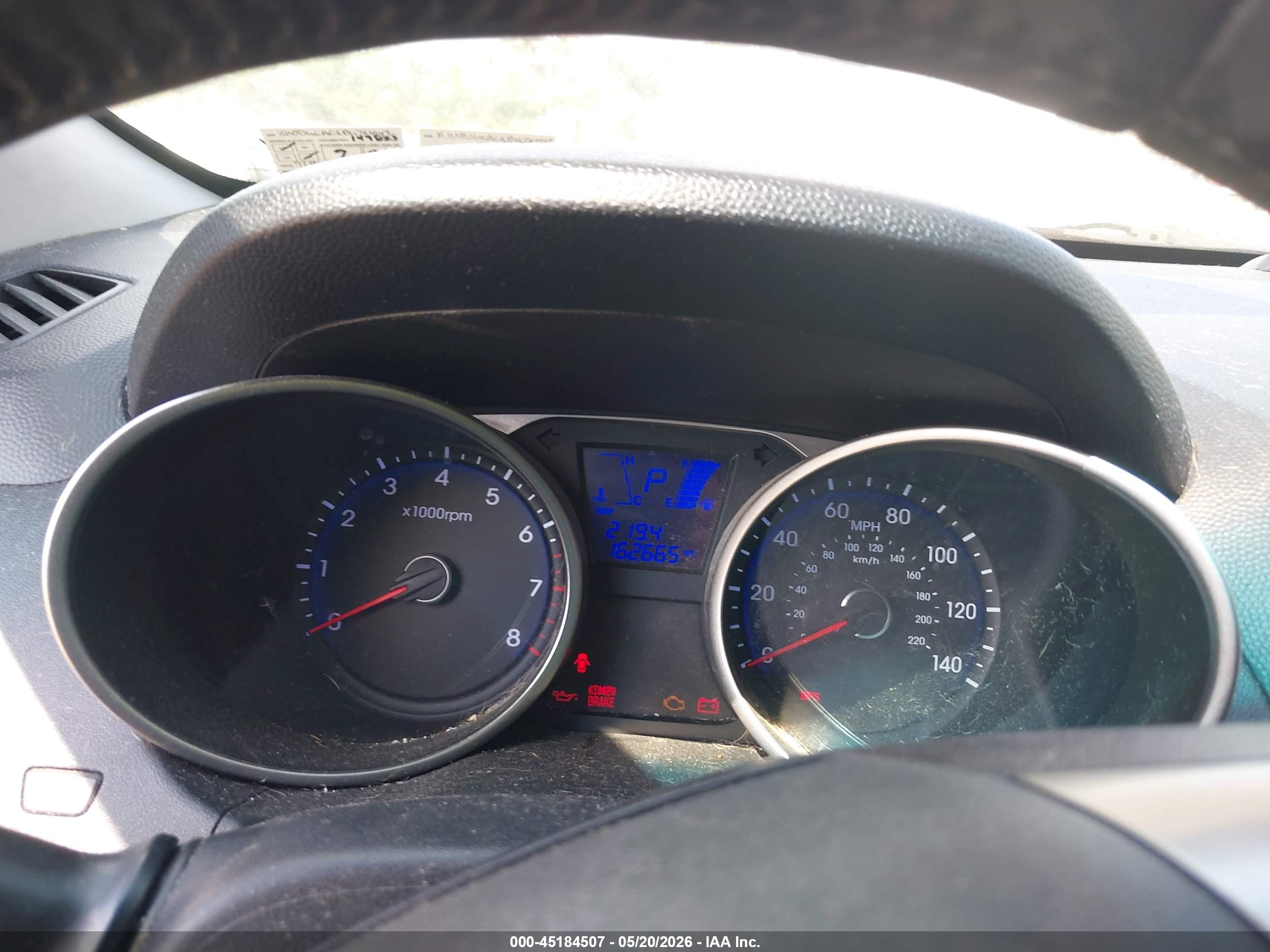 HYUNDAI TUCSON image 7