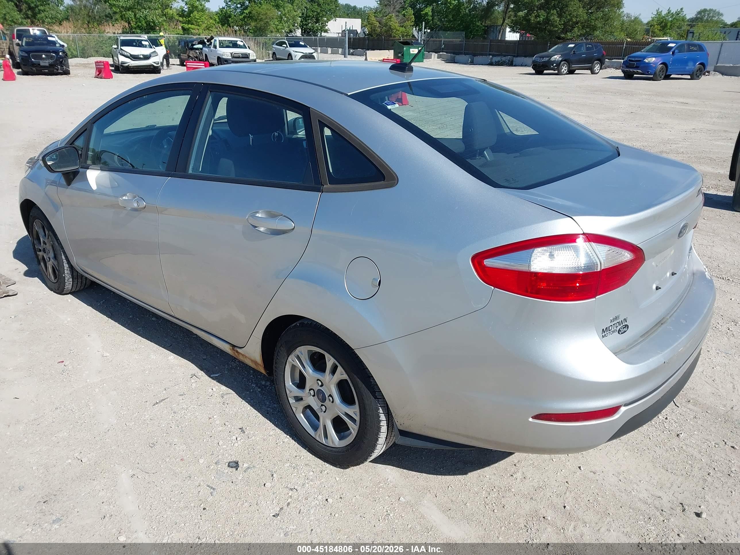 FORD FIESTA image 3