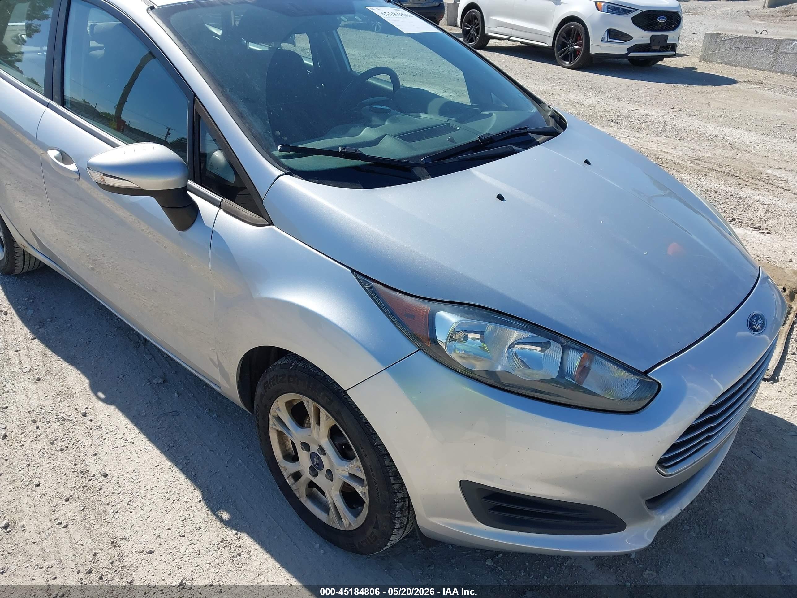 FORD FIESTA image 6