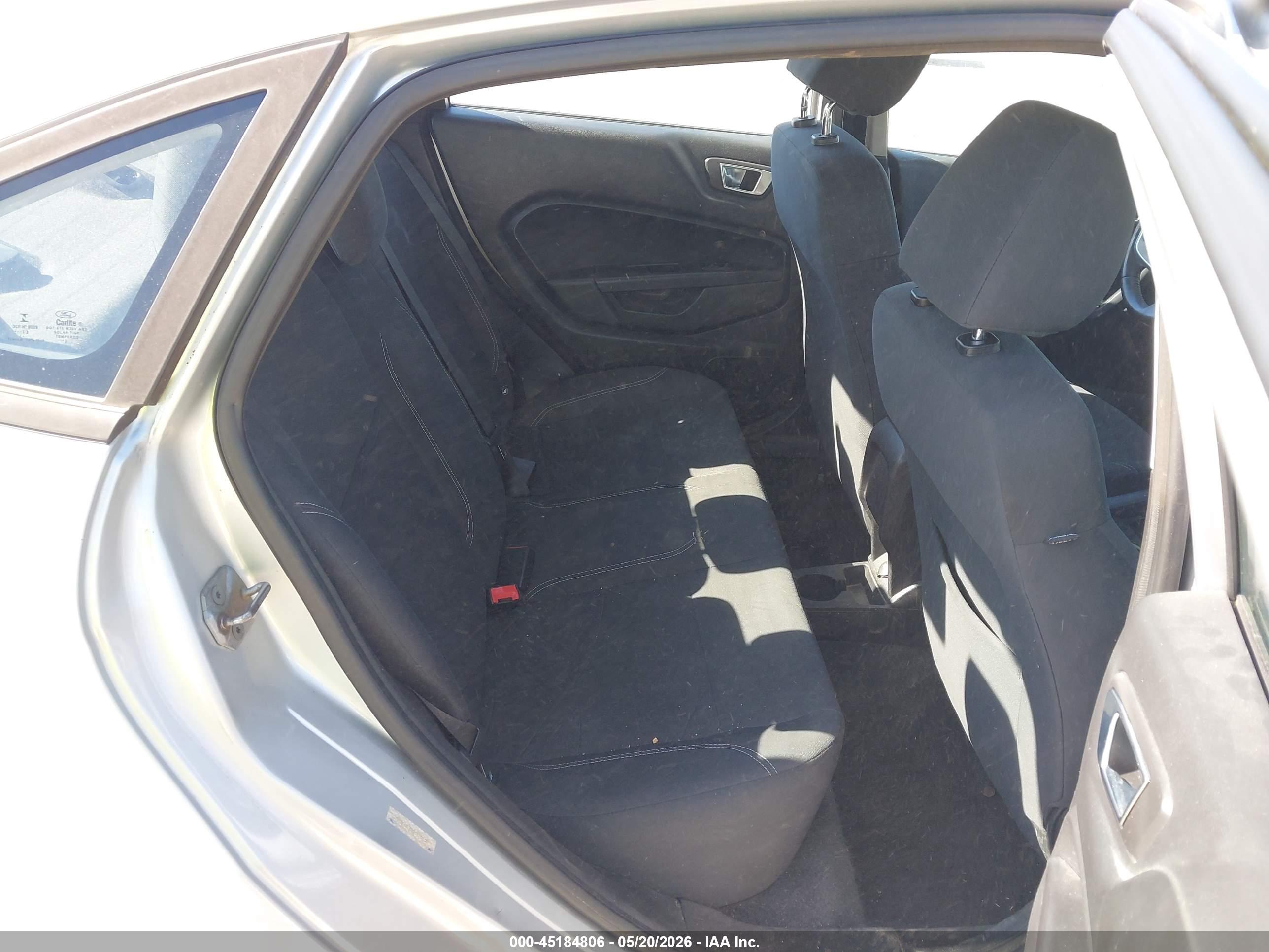 FORD FIESTA image 8