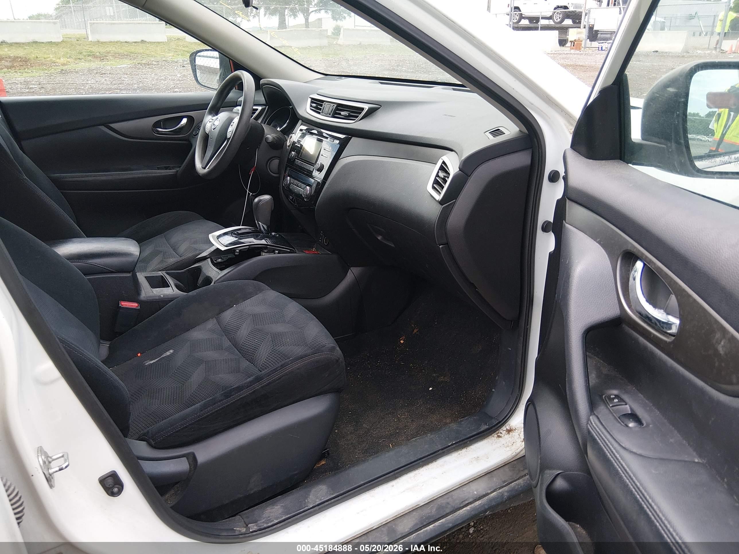 NISSAN ROGUE image 5
