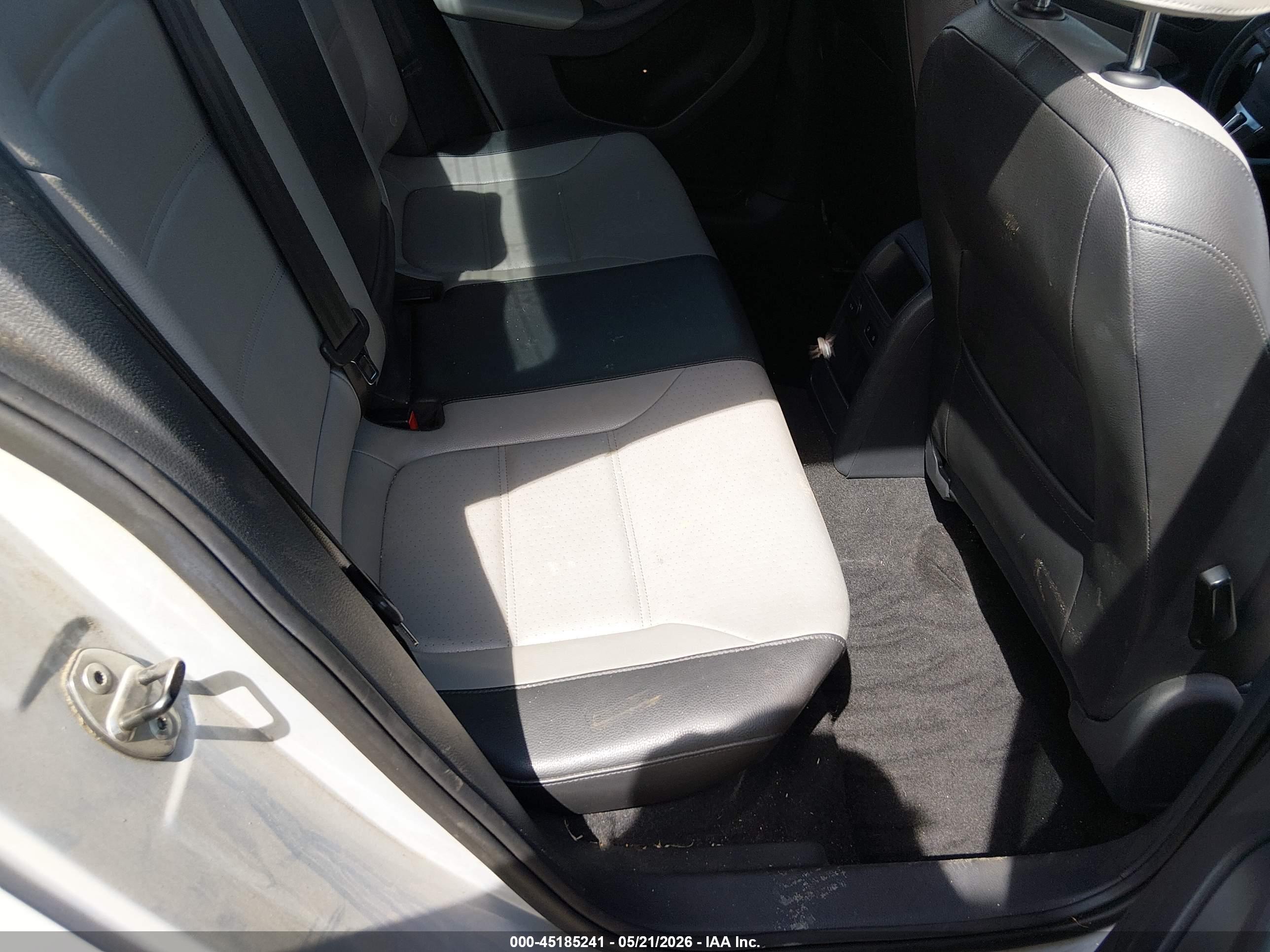 VOLKSWAGEN JETTA image 8