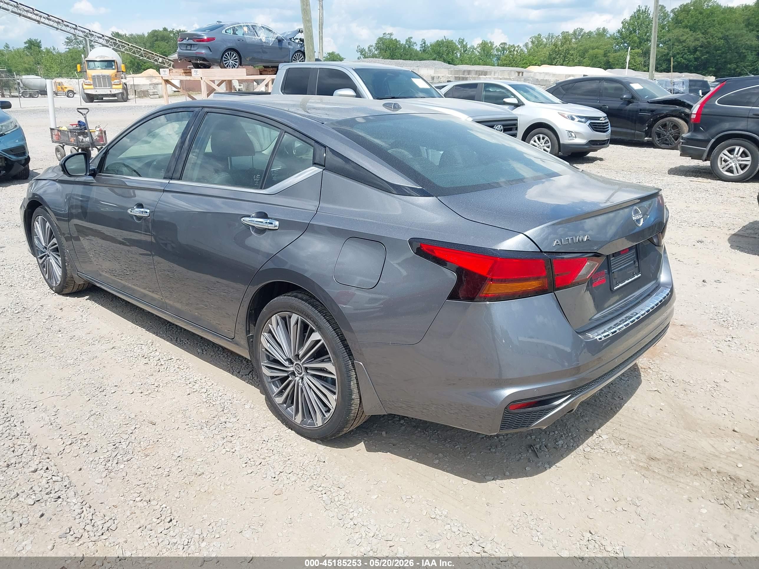NISSAN ALTIMA image 3