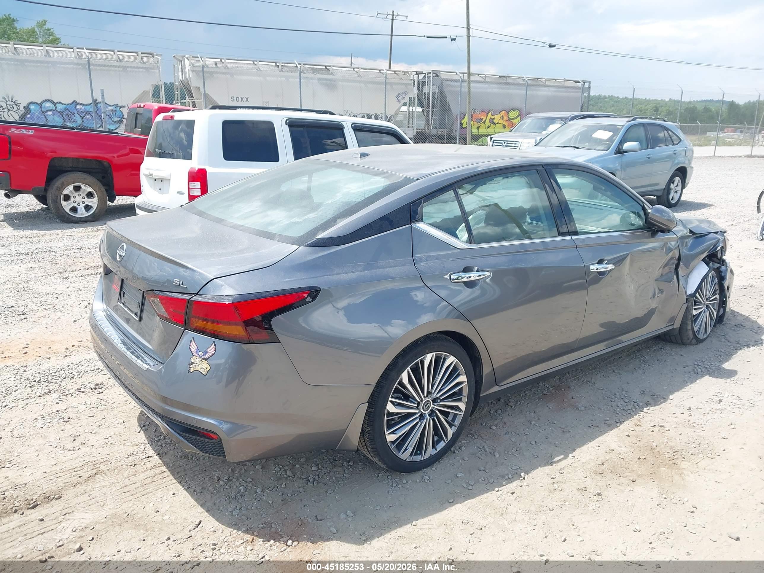 NISSAN ALTIMA image 4