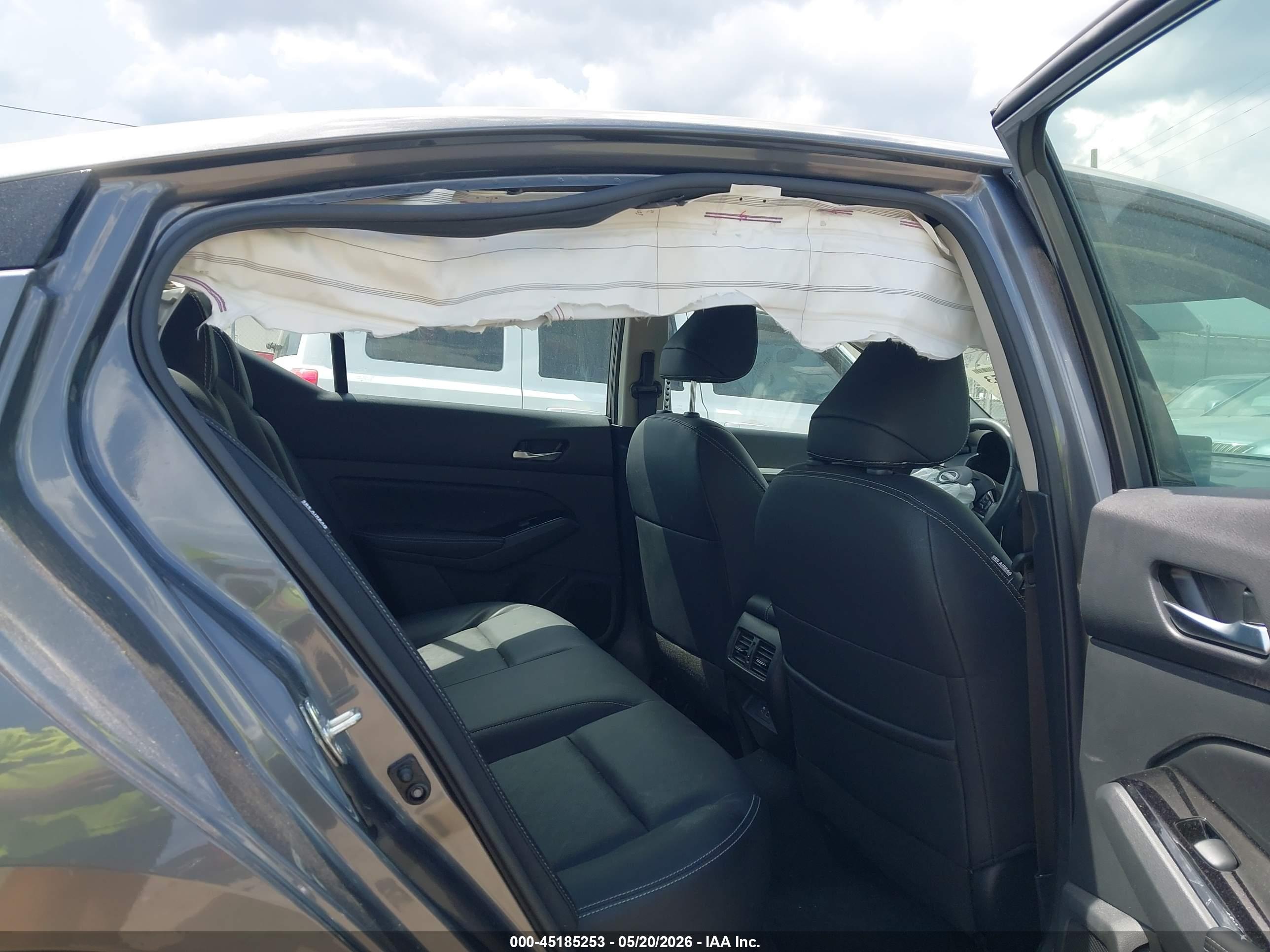 NISSAN ALTIMA image 8