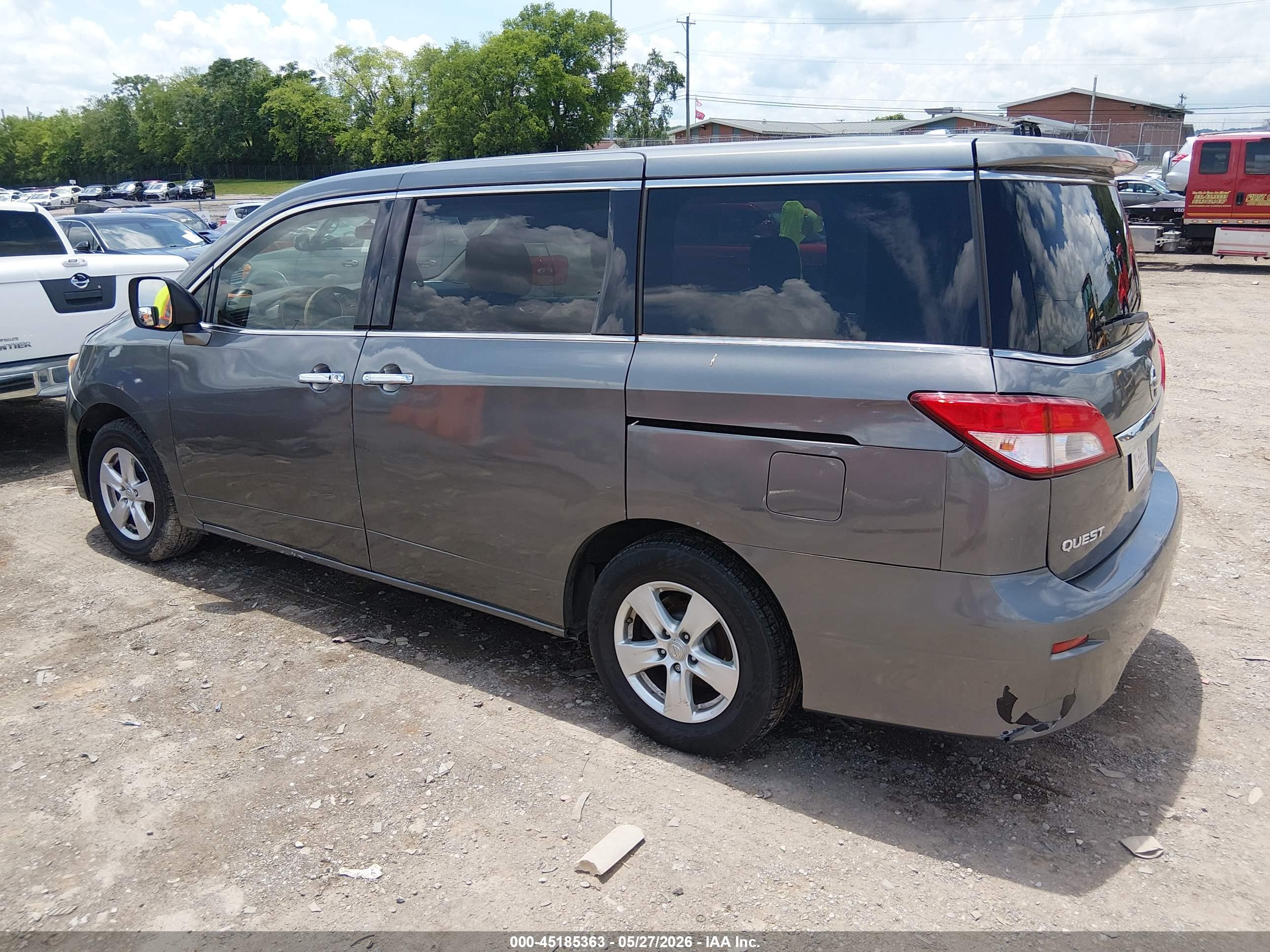 NISSAN QUEST image 3