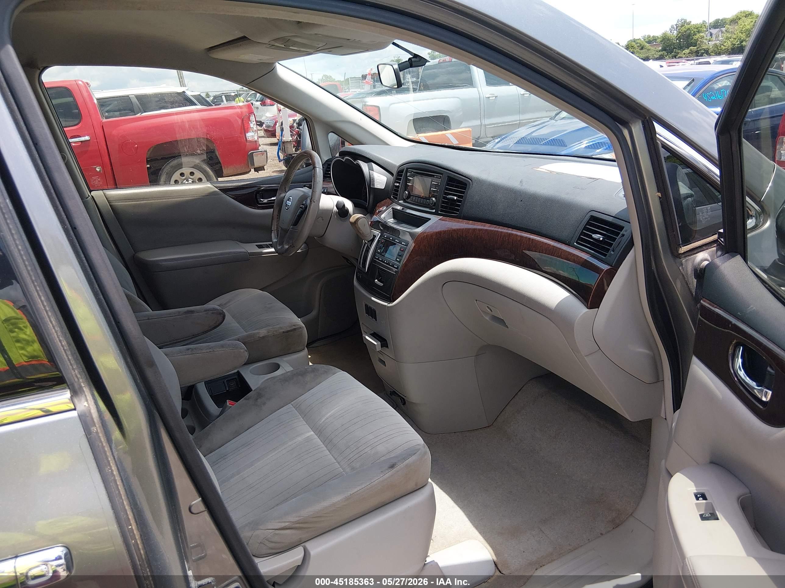 NISSAN QUEST image 5