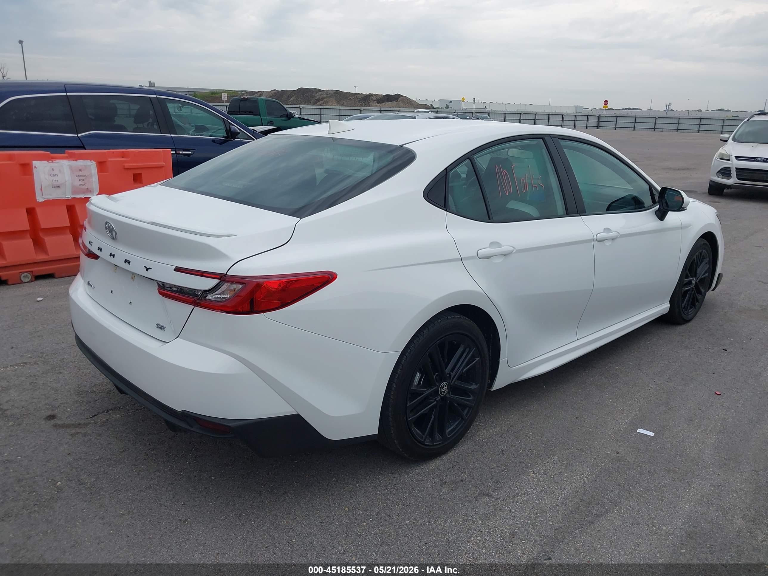 TOYOTA CAMRY image 4