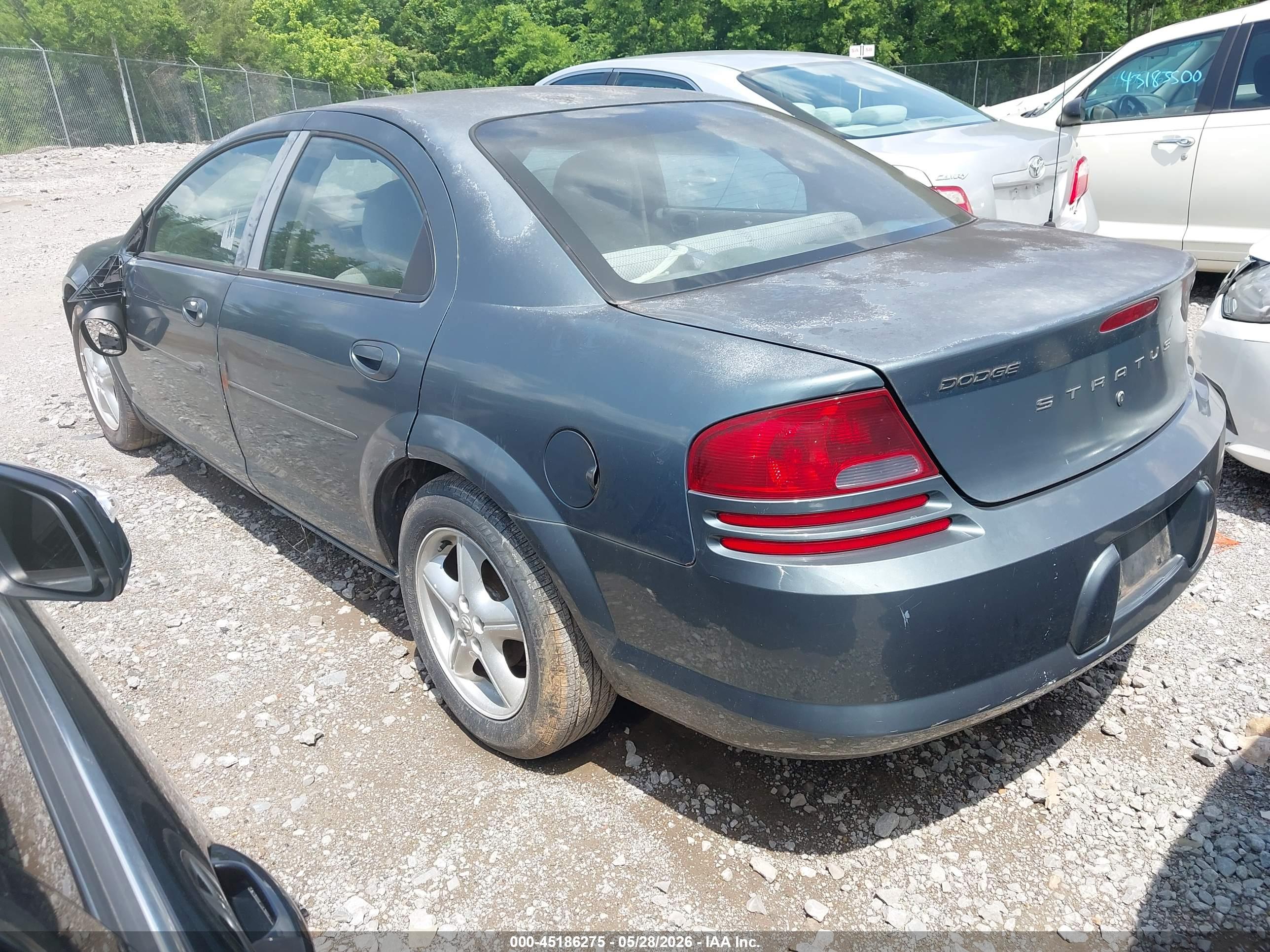 DODGE STRATUS image 3